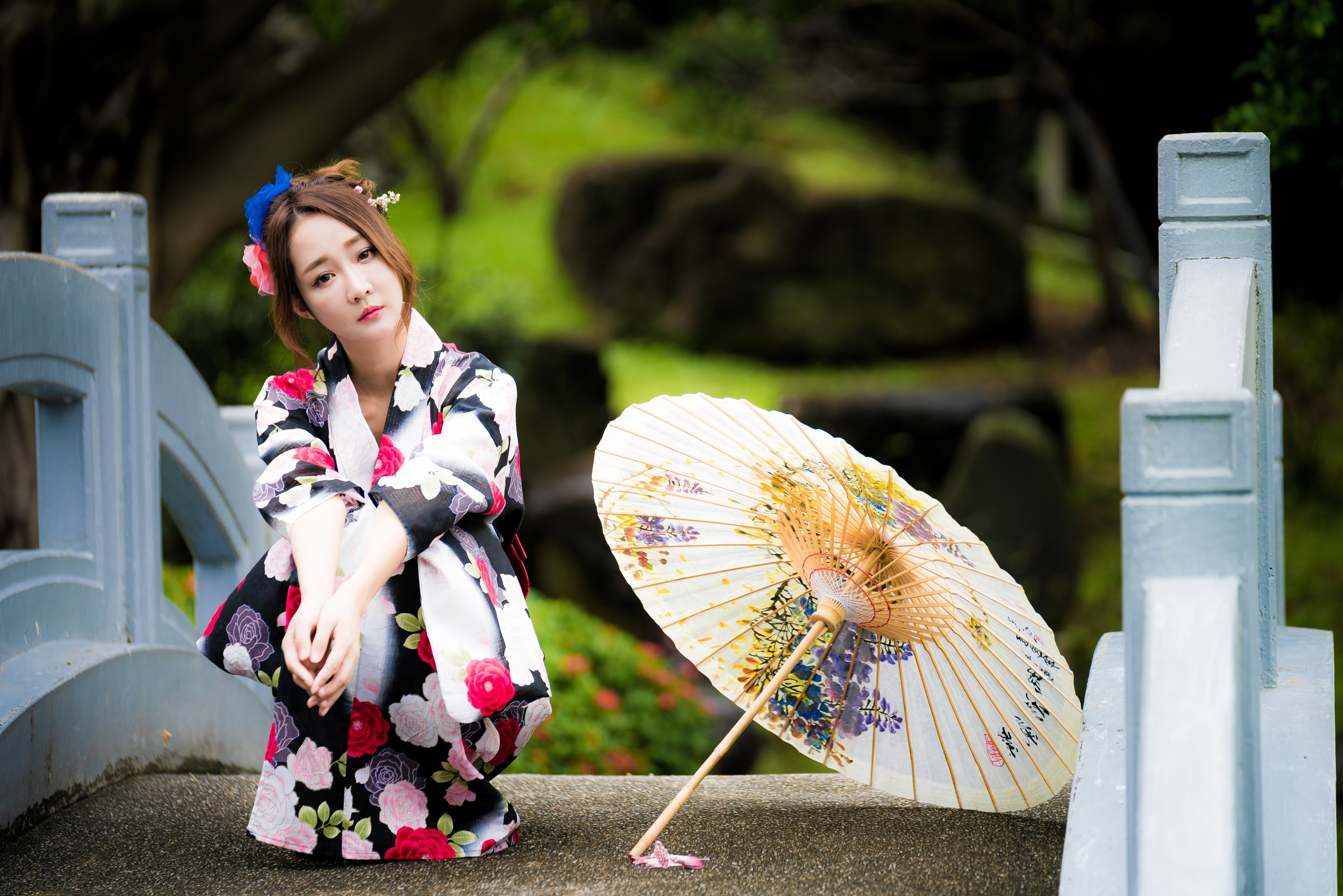 People 4500x3002 Asian women brunette traditional clothing parasol women outdoors flower in hair squatting
