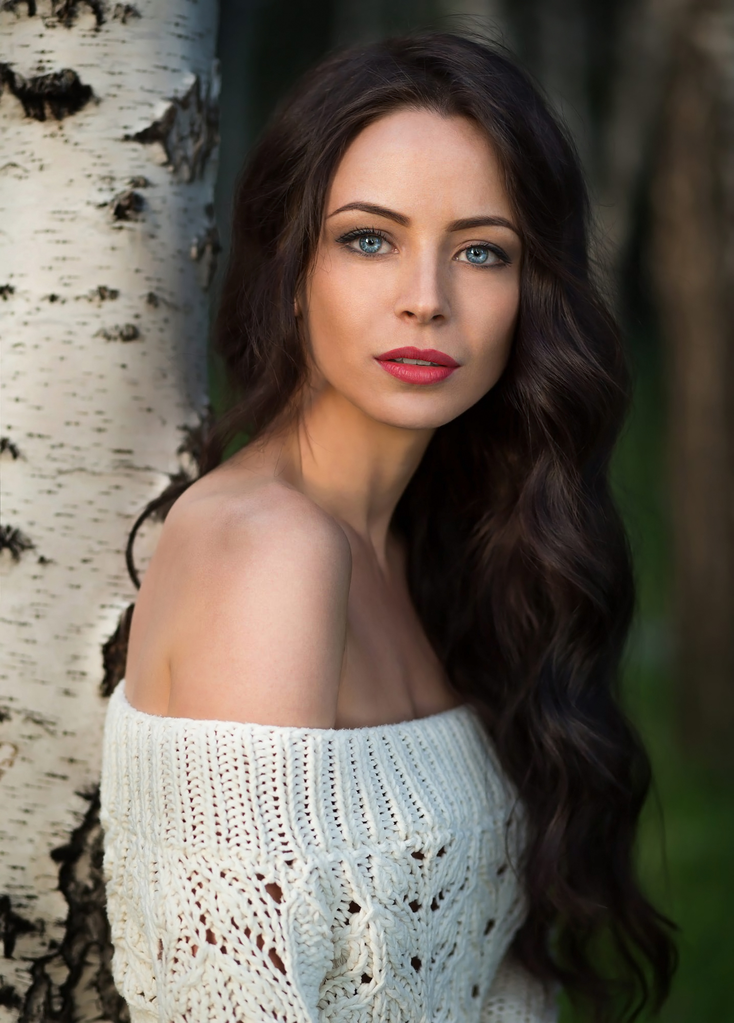 People 1435x2000 Joan Le Jan women brunette long hair wavy hair blue eyes portrait looking at viewer makeup red lipstick bare shoulders sweater white clothing mesh clothing tree bark