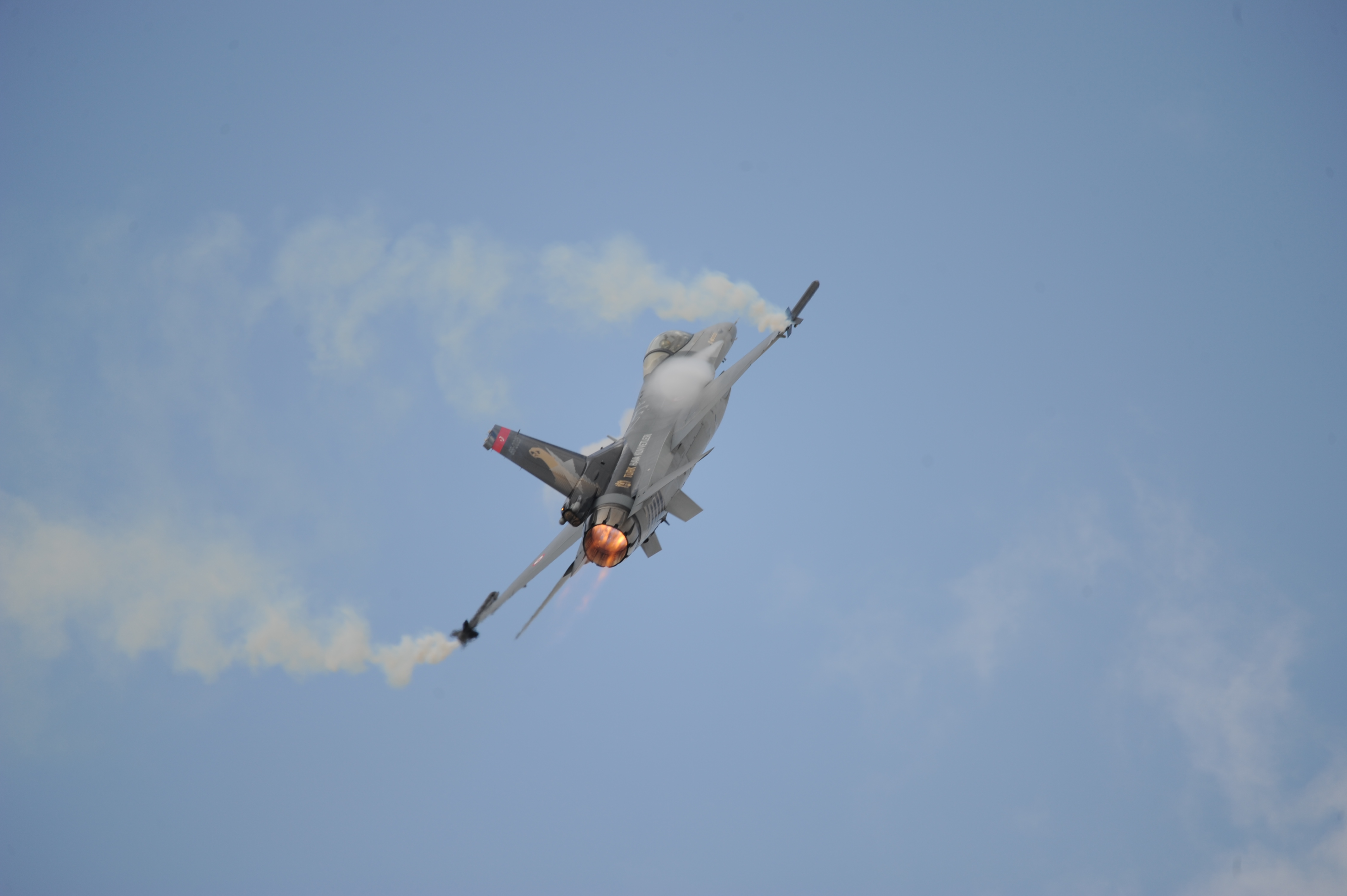 General 4256x2832 aircraft fly agaric General Dynamics F-16 Fighting Falcon sky Turkey clouds smoke flying military