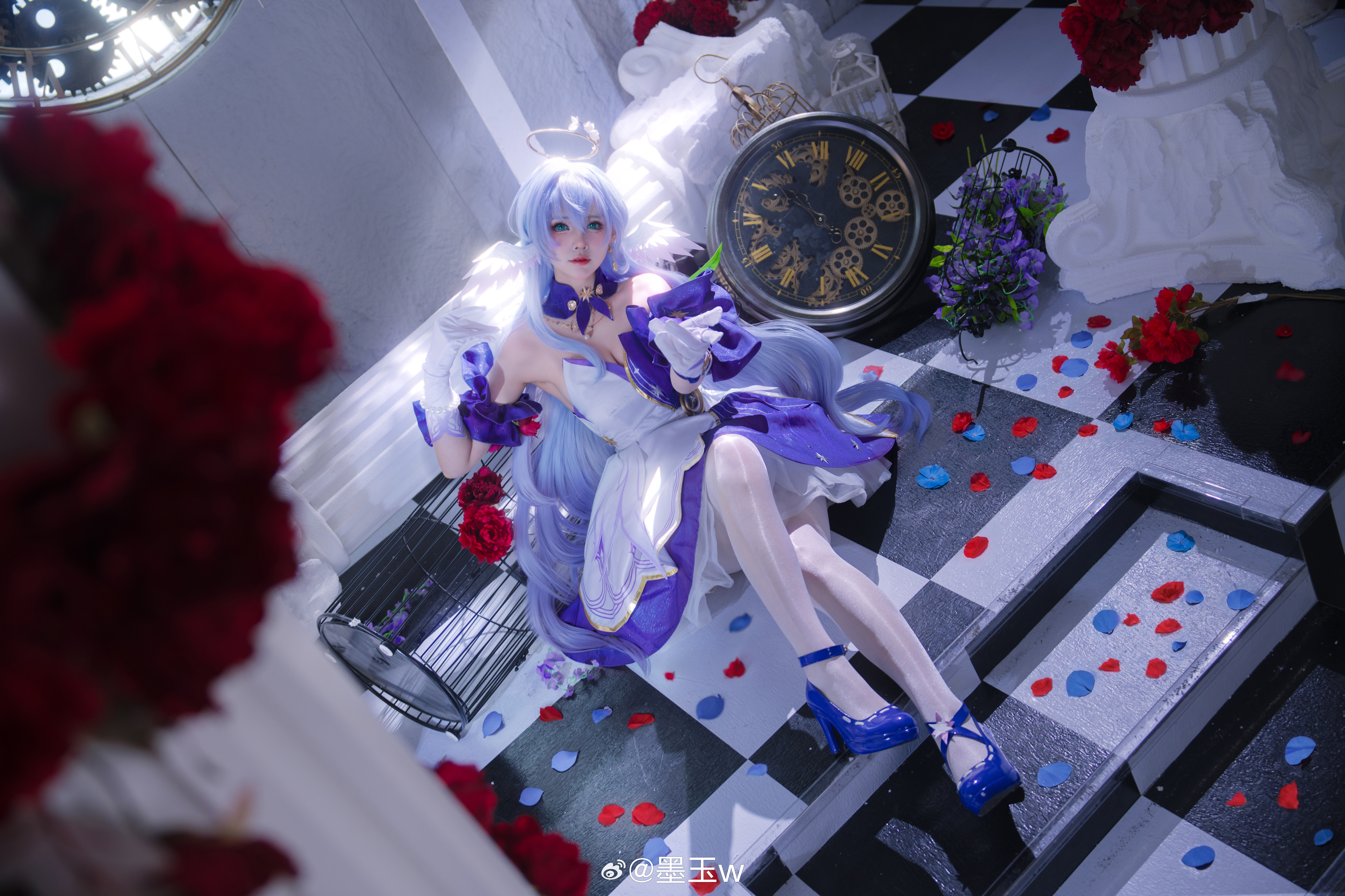 People 7008x4672 cosplay Asian women Moyuwanza Robin (Honkai: Star Rail) Honkai: Star Rail anime anime girls checkered looking at viewer petals watermarked head wings hair between eyes long hair cleavage white gloves blue hair green eyes parted lips