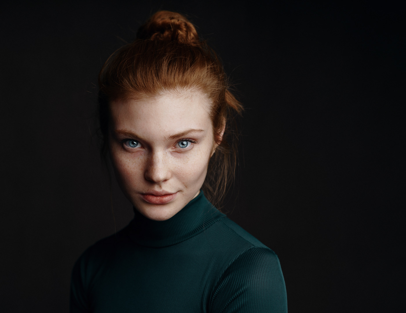 People 1400x1082 women Daria Milky redhead blue eyes model portrait studio closeup simple background low light