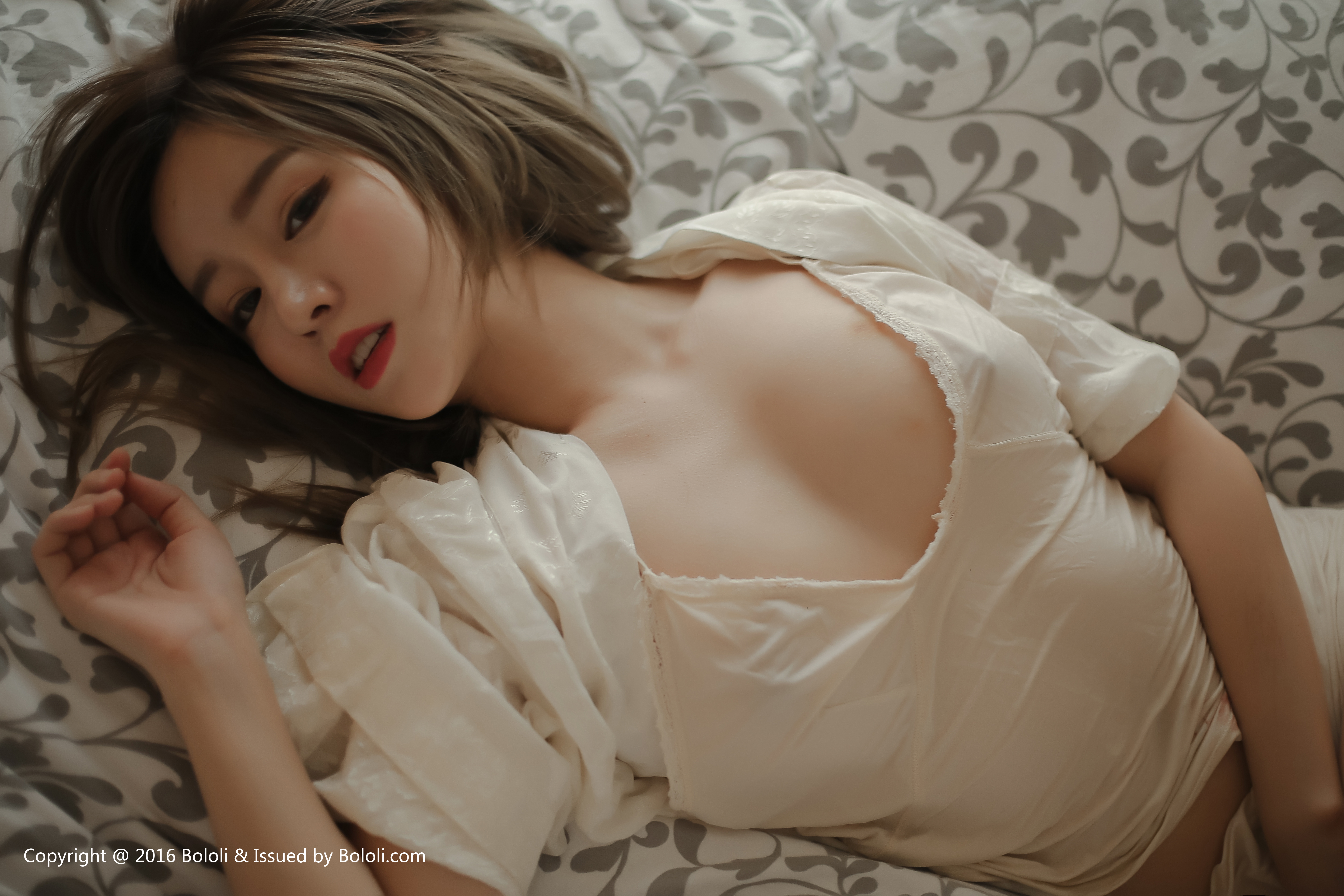People 5760x3840 women Asian model Bololi Wang Yu Chun in bed white clothing red lipstick women indoors Chinese Chinese model cleavage short hair lying on back open mouth looking at viewer