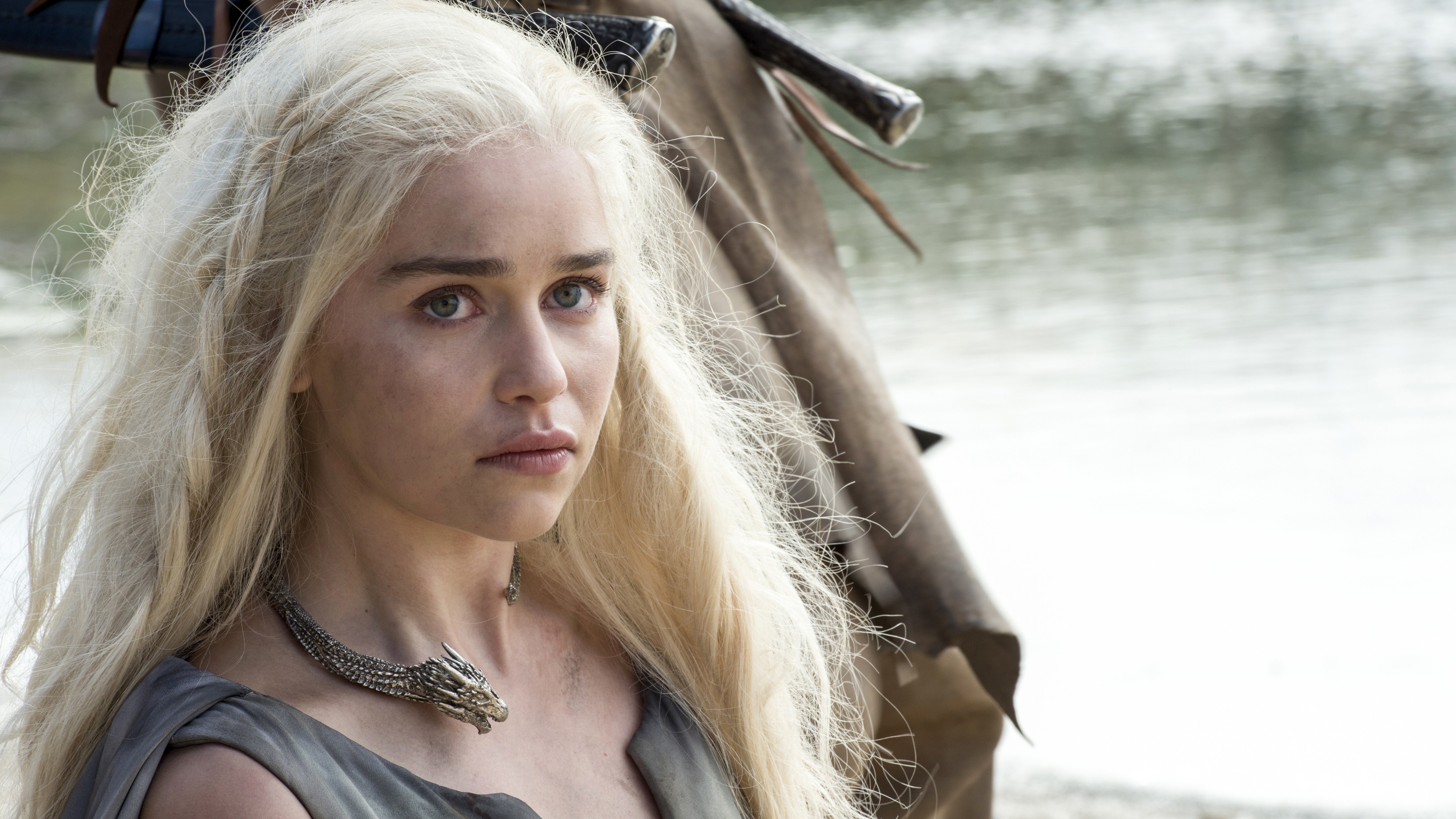 People 5120x2880 Emilia Clarke Game of Thrones celebrity women actress Daenerys Targaryen TV series fantasy girl long hair blonde necklace British women