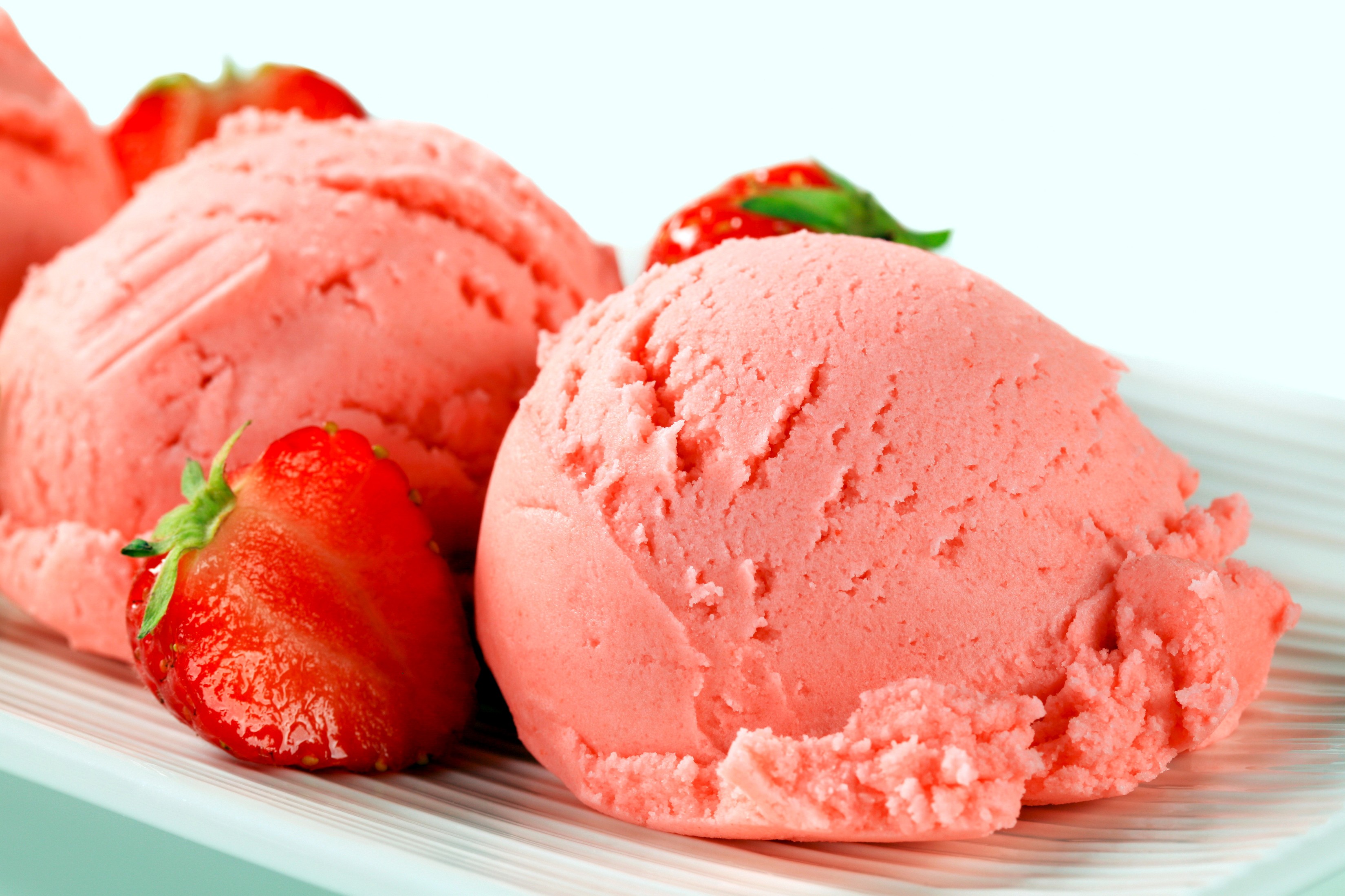 General 3300x2200 food ice cream strawberries fruit closeup