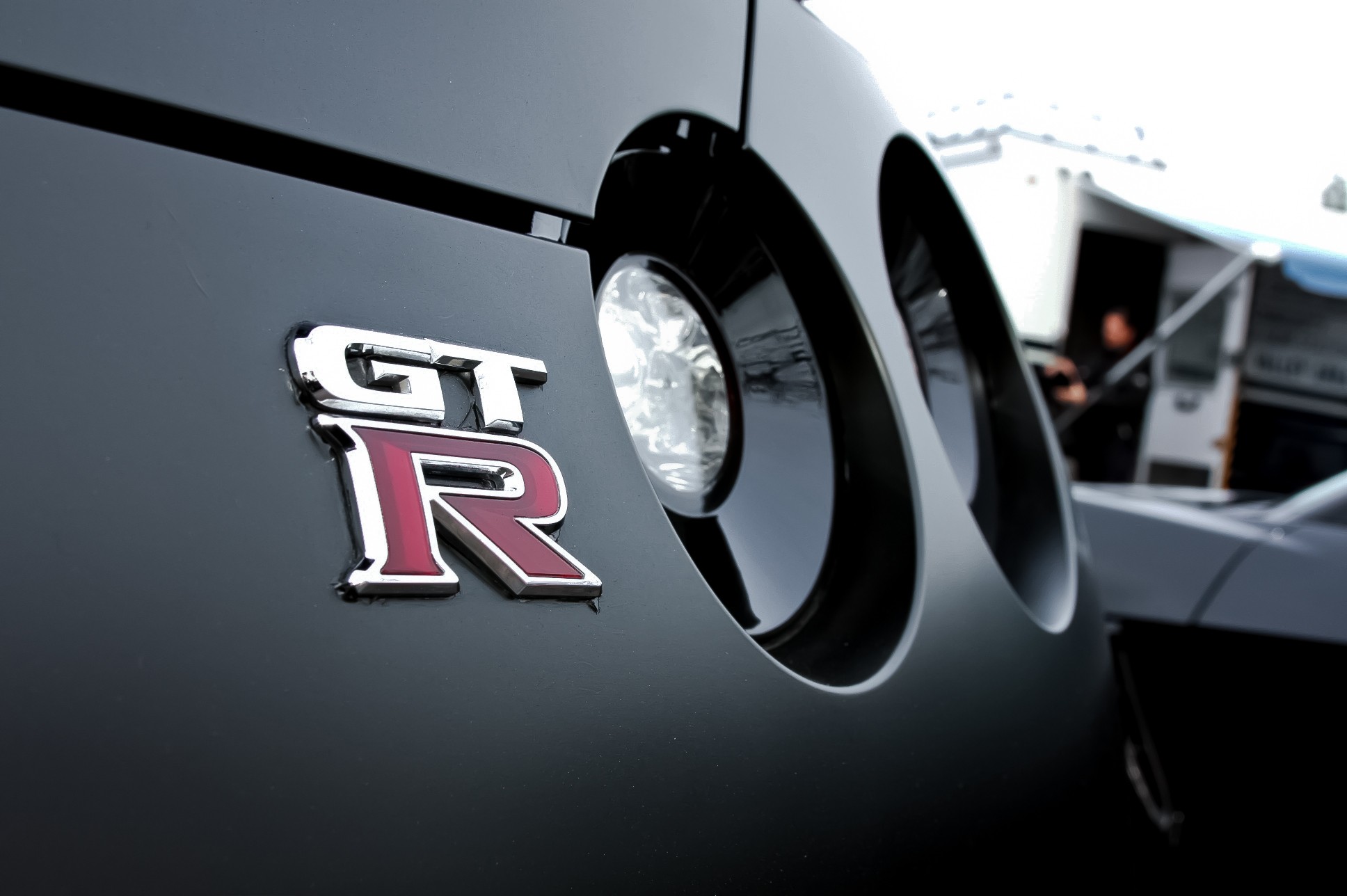 General 1936x1288 car vehicle Nissan Nissan GT-R logo closeup taillights
