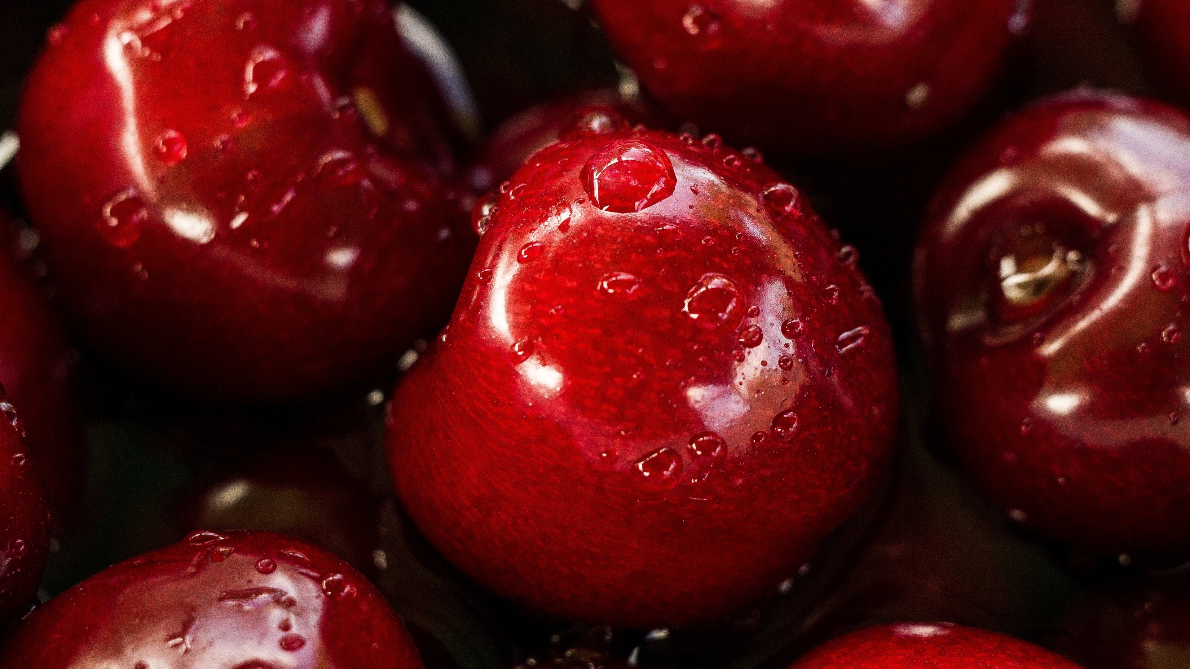 General 3840x2160 red fruit cherries macro water drops