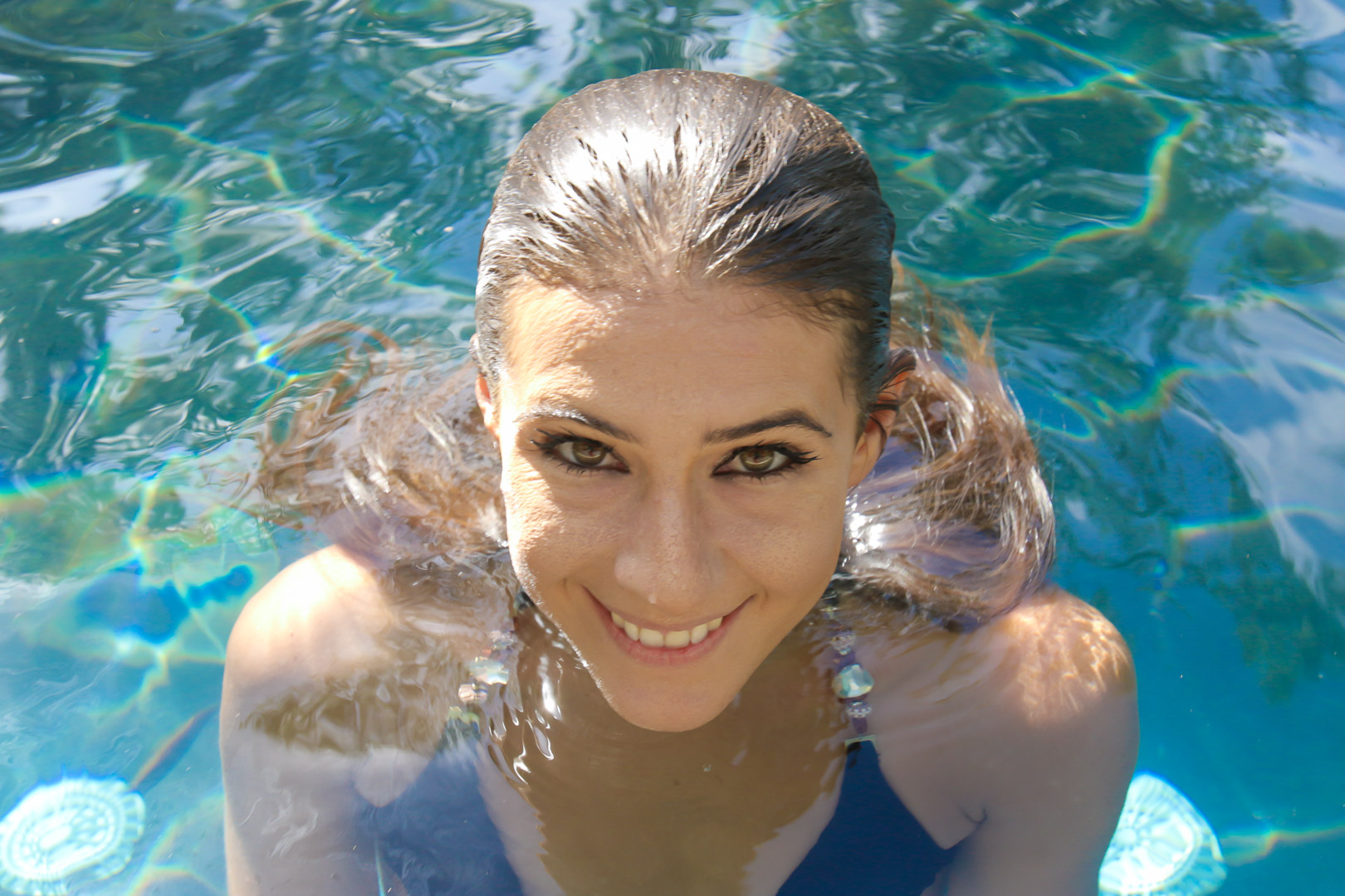 Women Model Brunette Face Wet Body Wet Hair Eyeliner In Water 1620x1080 Wallpaper