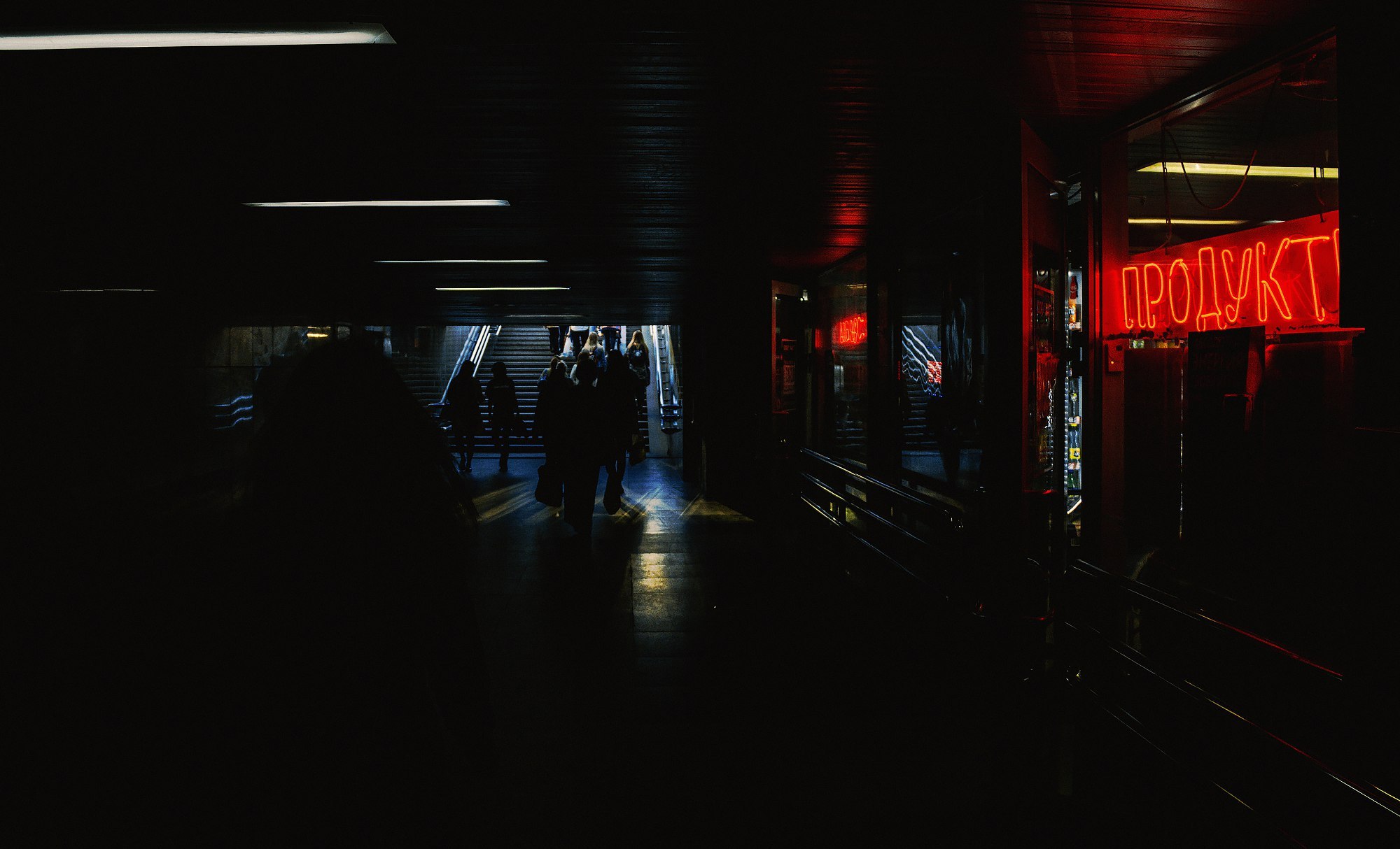 General 2000x1214 night city dark subway underground stairs black red low light Russia Russian