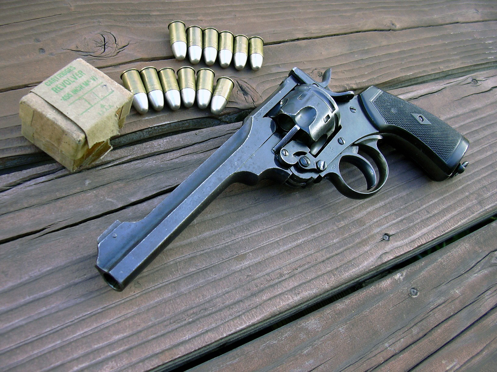 General 1632x1224 gun revolver bullet Lee Enfield Webley Revolver weapon ammunition British firearms