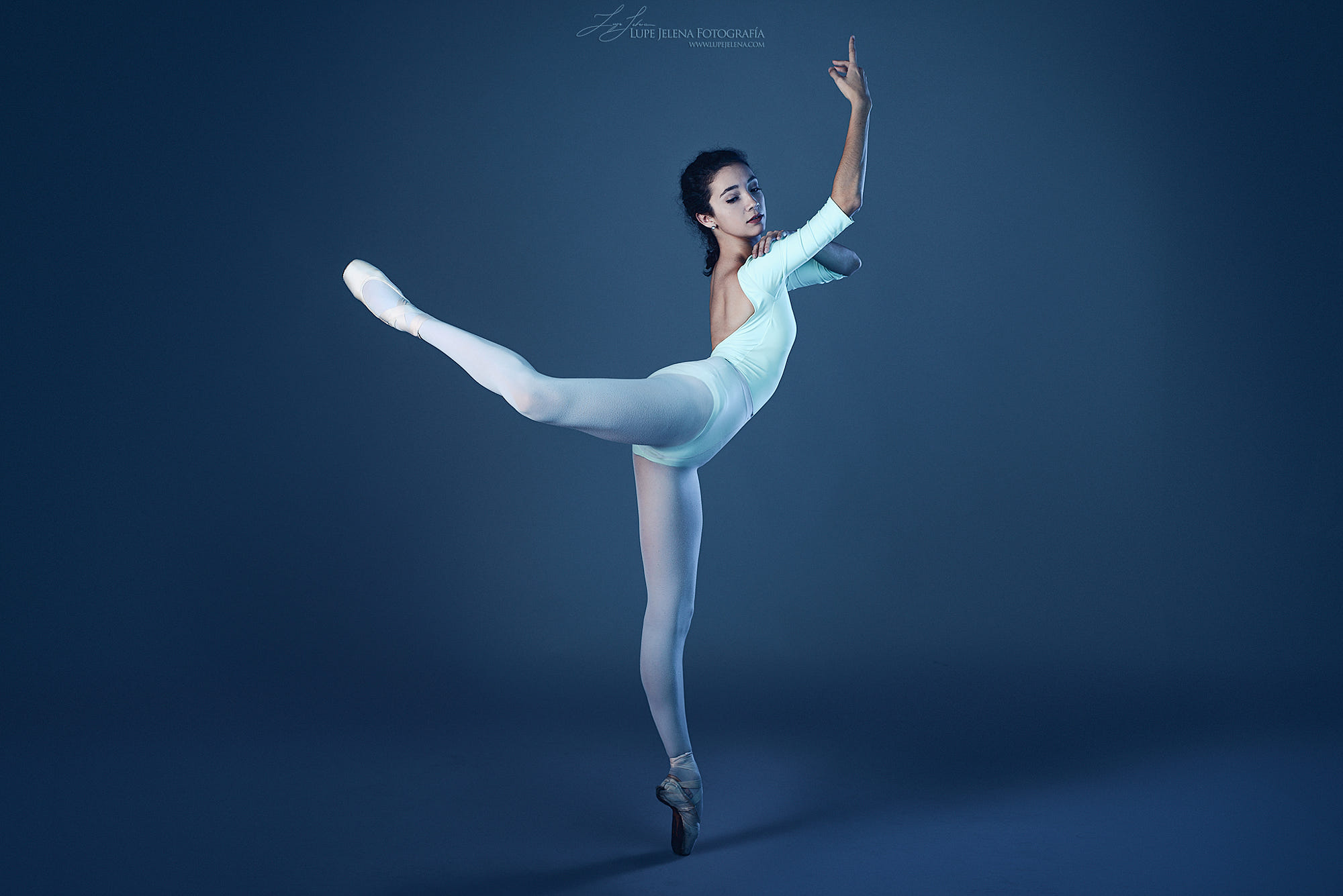 People 2000x1335 Lupe Jelena ballerina dancer women pantyhose tiptoe