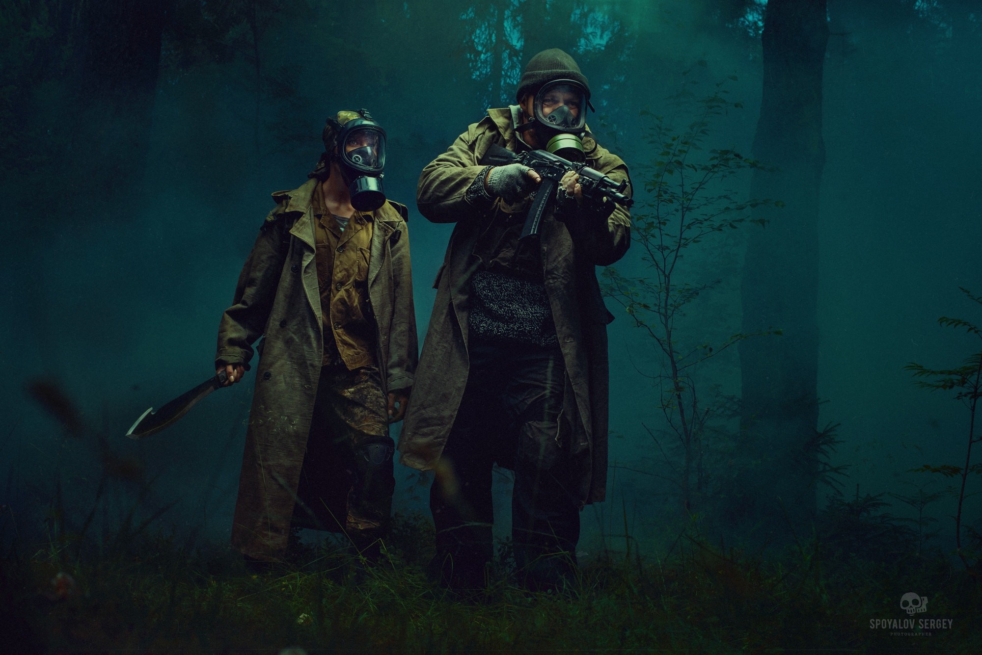 People 2000x1335 Sergey Spoyalov men women forest night 500px apocalyptic weapon gas masks