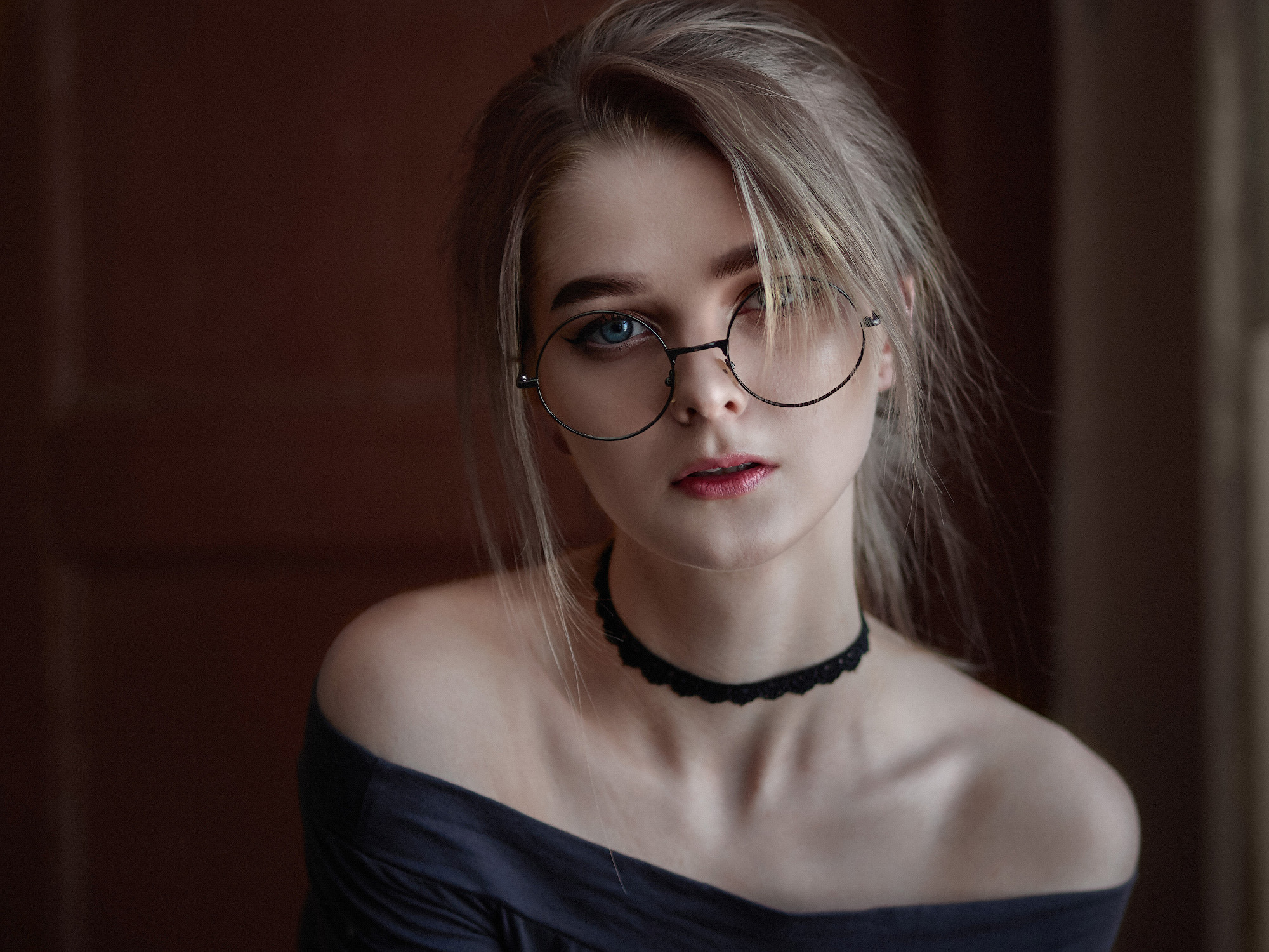 People 2000x1500 women face portrait women with glasses choker bare shoulders blue eyes eyeliner blonde looking at viewer