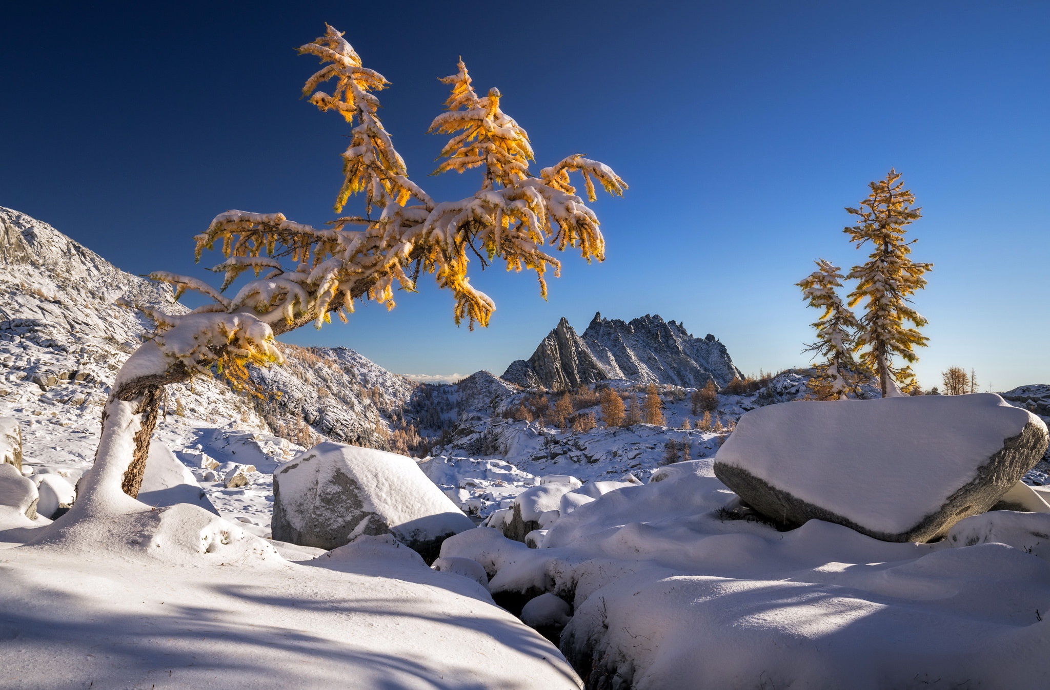 General 2048x1347 nature snow winter landscape mountains clear sky sunlight