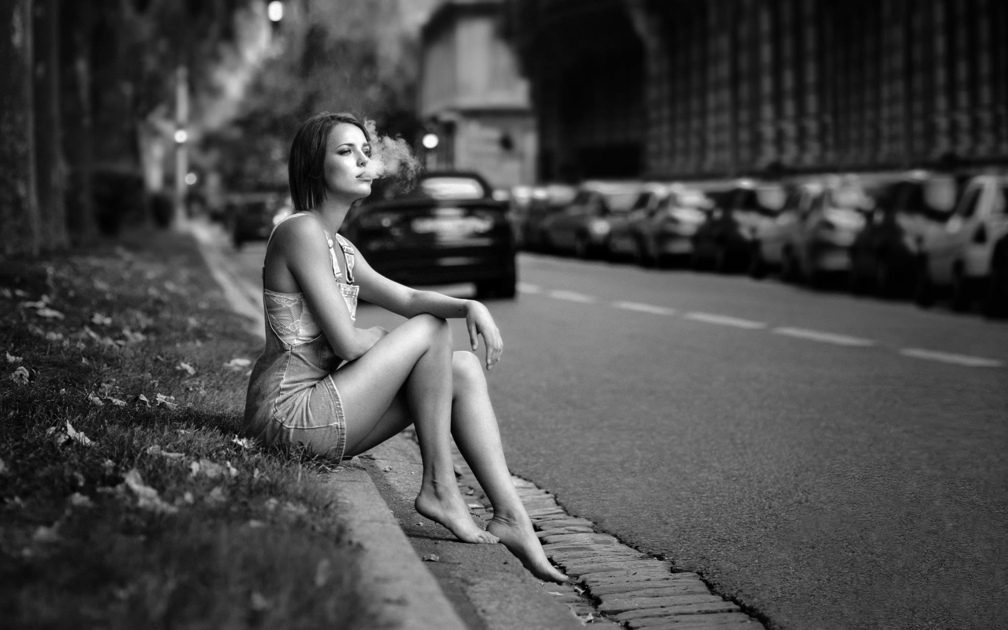 People 2000x1250 Toulouse monochrome urban women outdoors barefoot women model Indian