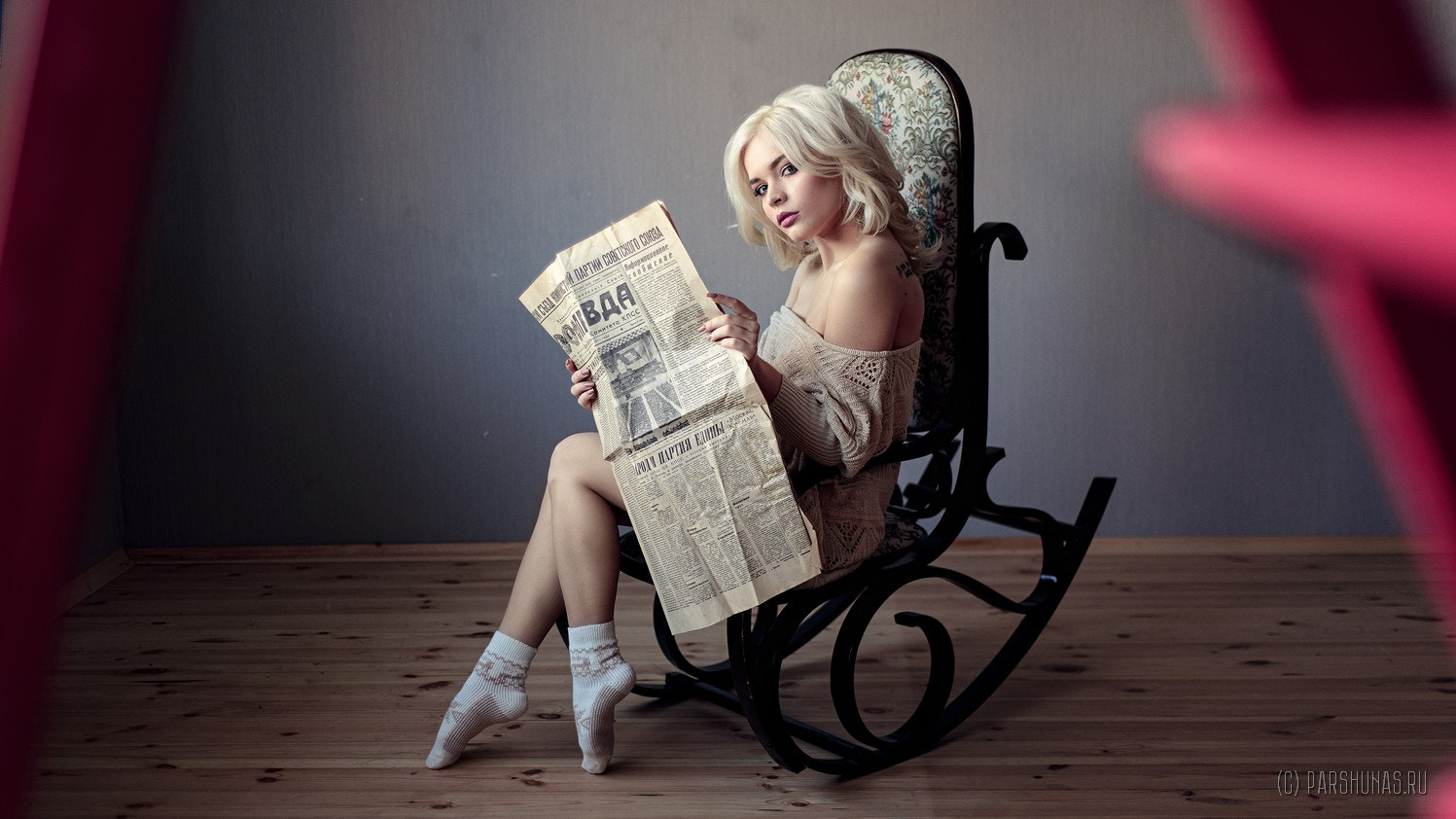 People 1497x842 women blonde bare shoulders socks newspapers no bra sweater Kristina Mamatyukova Anton Parshunas reading