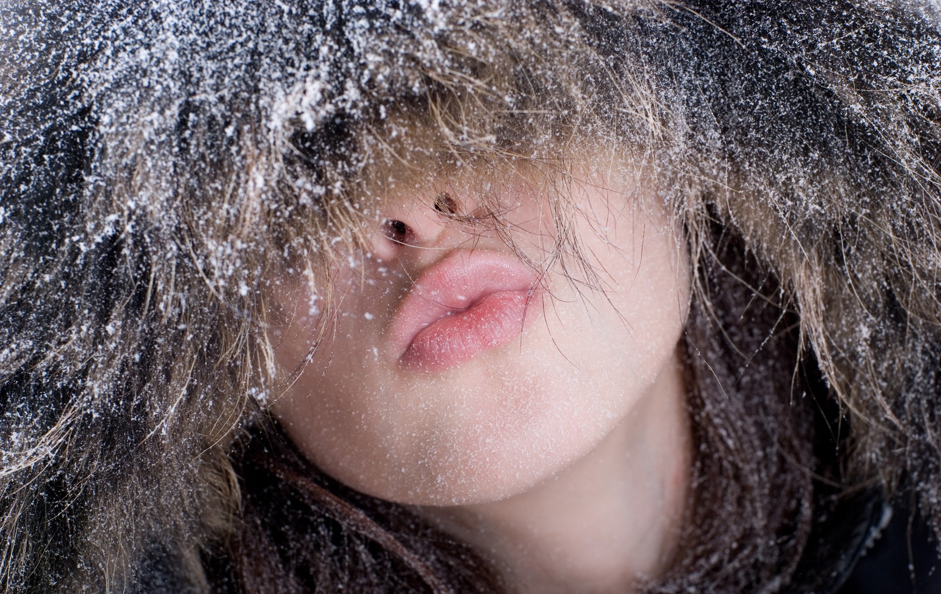 People 1900x1200 women winter fluffy hat lips face model women outdoors snow closeup young women