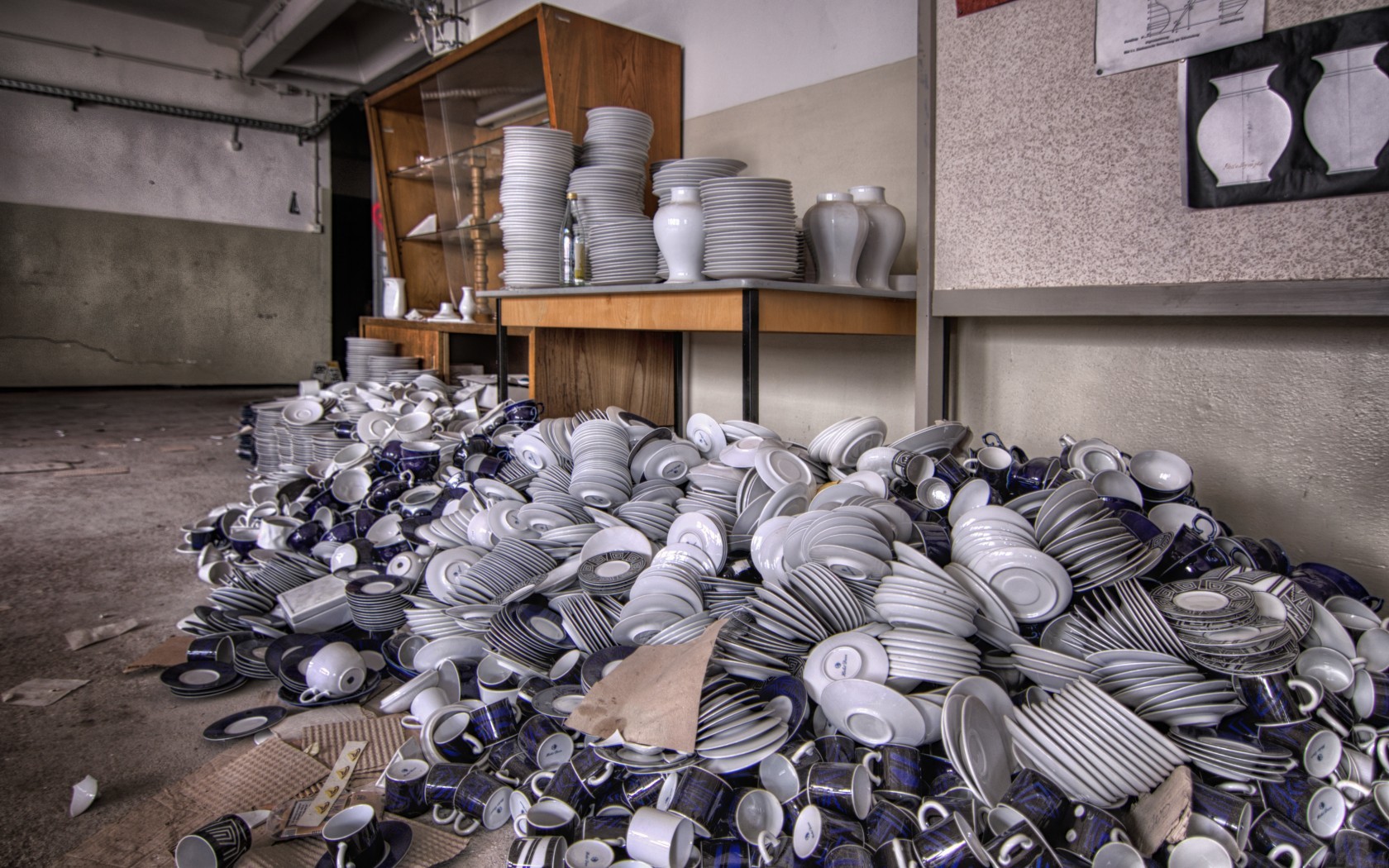 General 1680x1050 interior room plates mug cutlery vases workshops