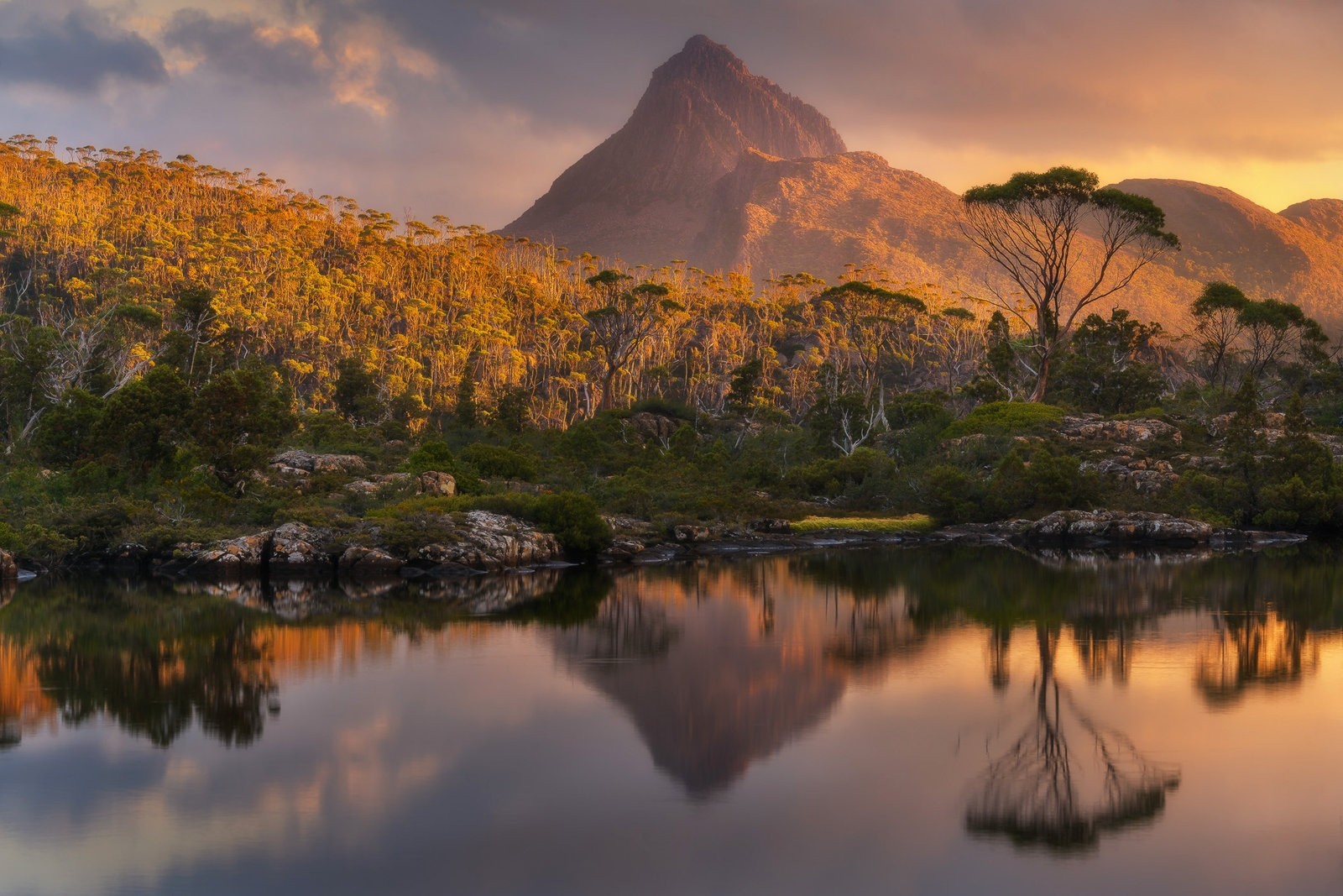 General 1600x1067 landscape nature photography lake mountains trees sunset water reflection Tasmania