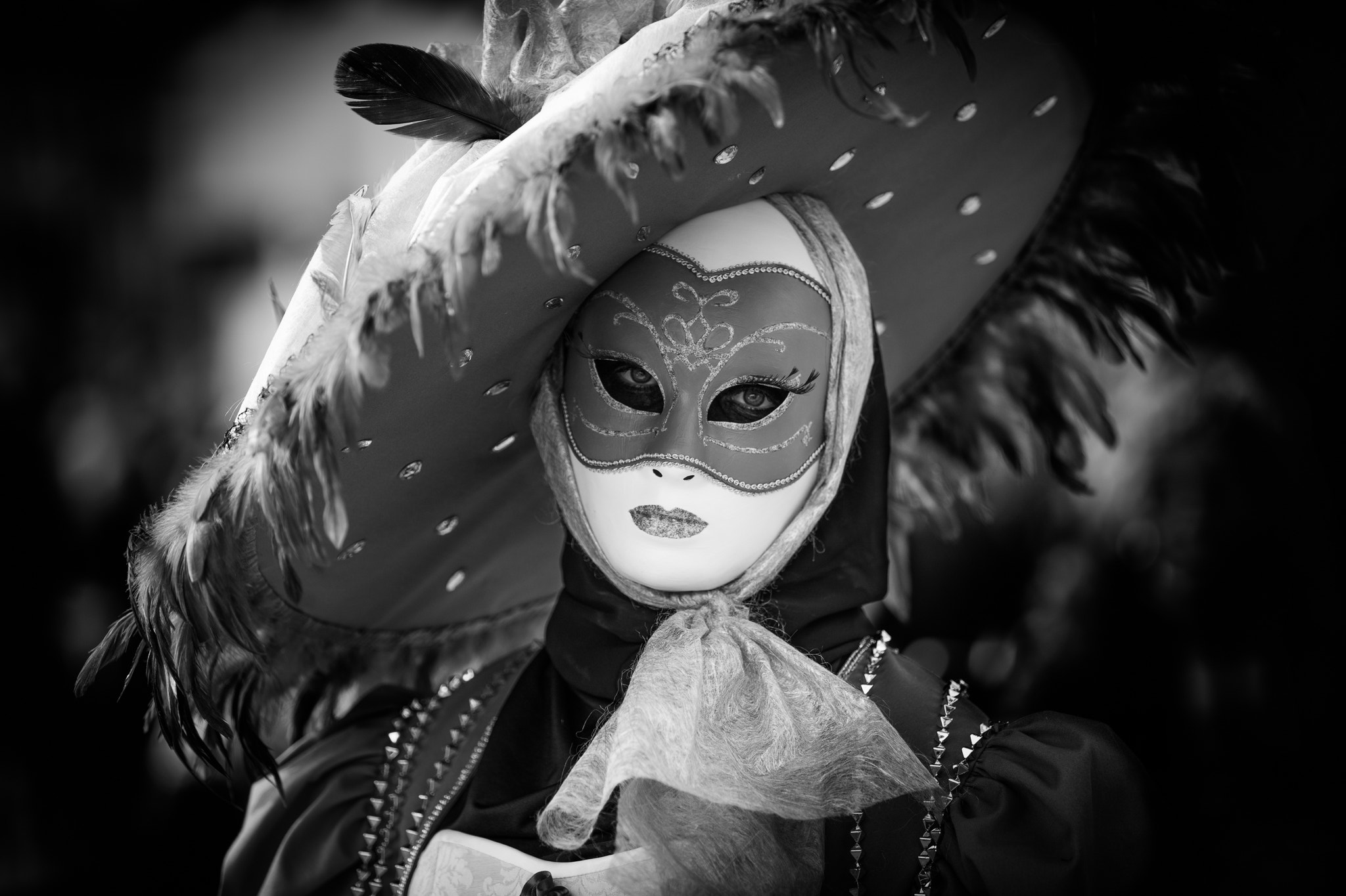 People 2048x1365 Maÿ Leyvraz monochrome women mask venetian masks 500px