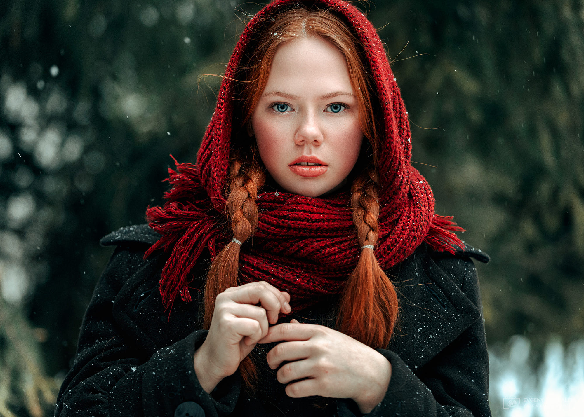 People 2000x1429 women outdoors redhead model looking at viewer scarf braids face blue eyes snowing winter depth of field juicy lips coats Evgeny Markalev Angelina Korovinskaya Russian women women