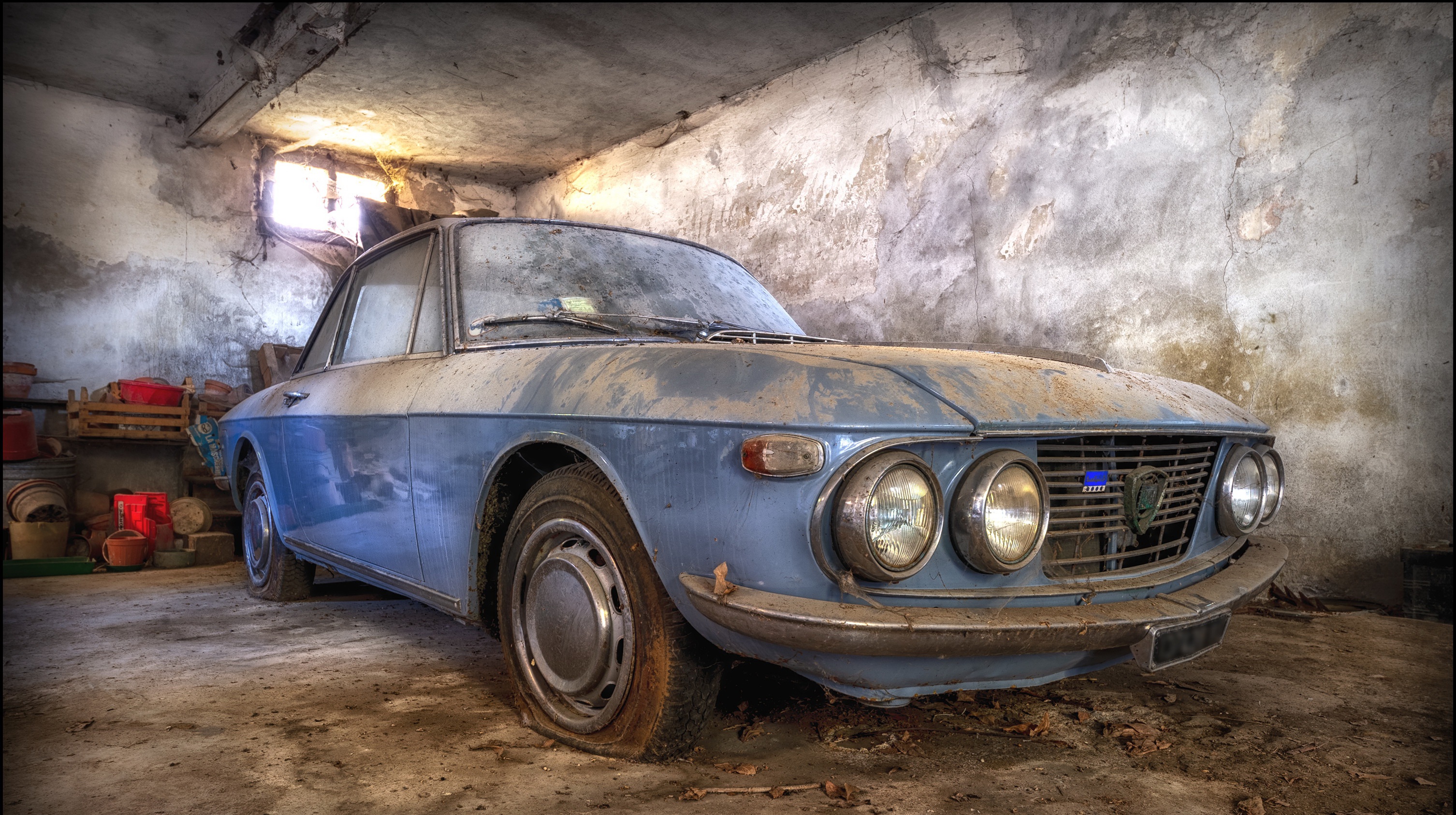 General 3012x1686 car vehicle old wreck blue cars italian cars Stellantis oldtimers Lancia (cars)
