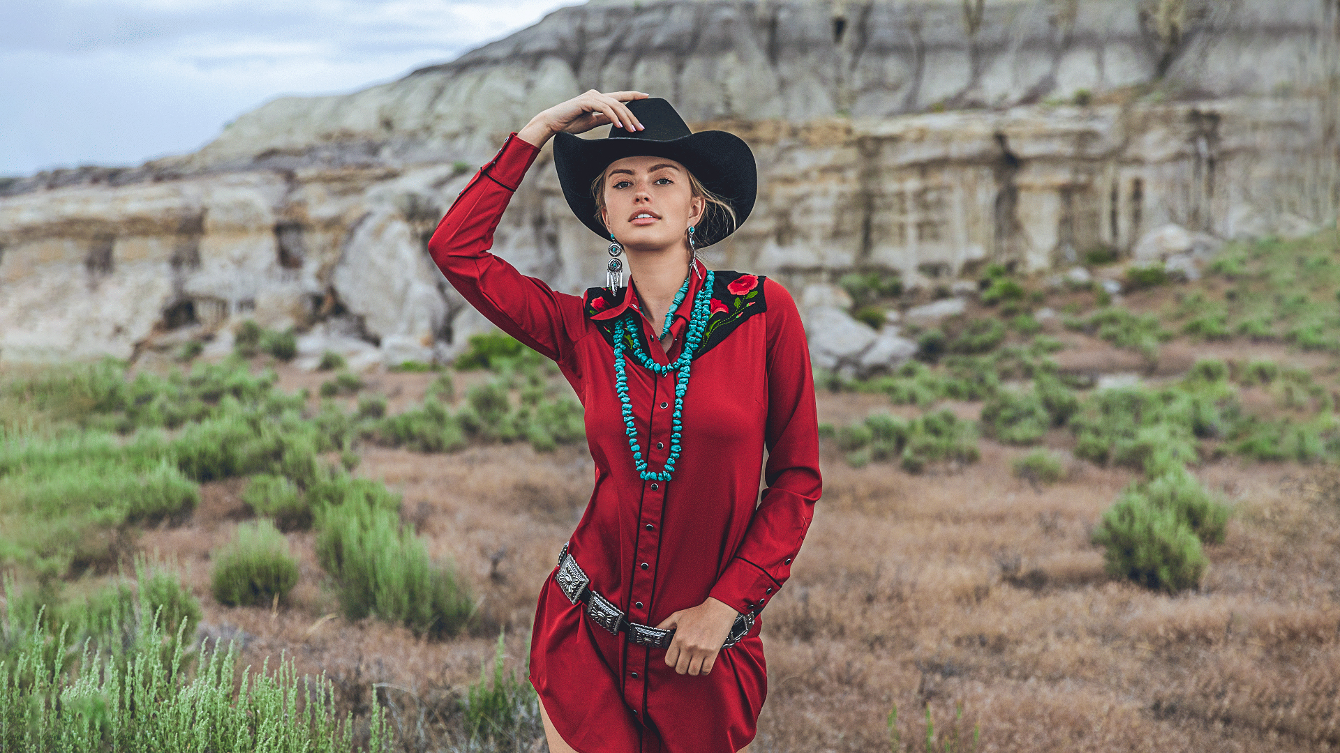 People 1920x1080 Taylor Howard women model cowboy hats necklace blonde outdoors rock formation frontal view depth of field red shirt