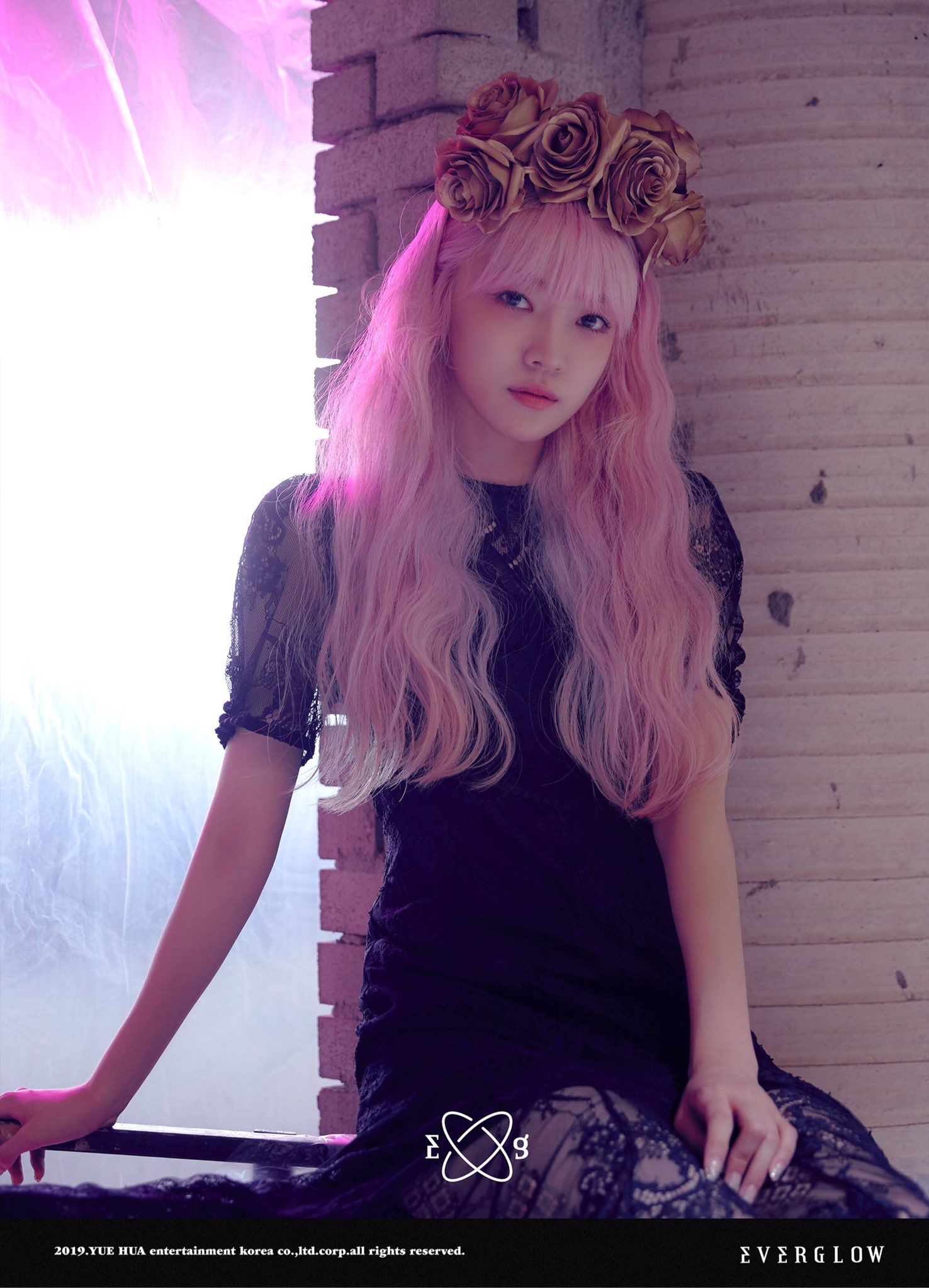 People 1476x2048 EVERGLOW K-pop Onda (Jo Serim) pink hair women Asian