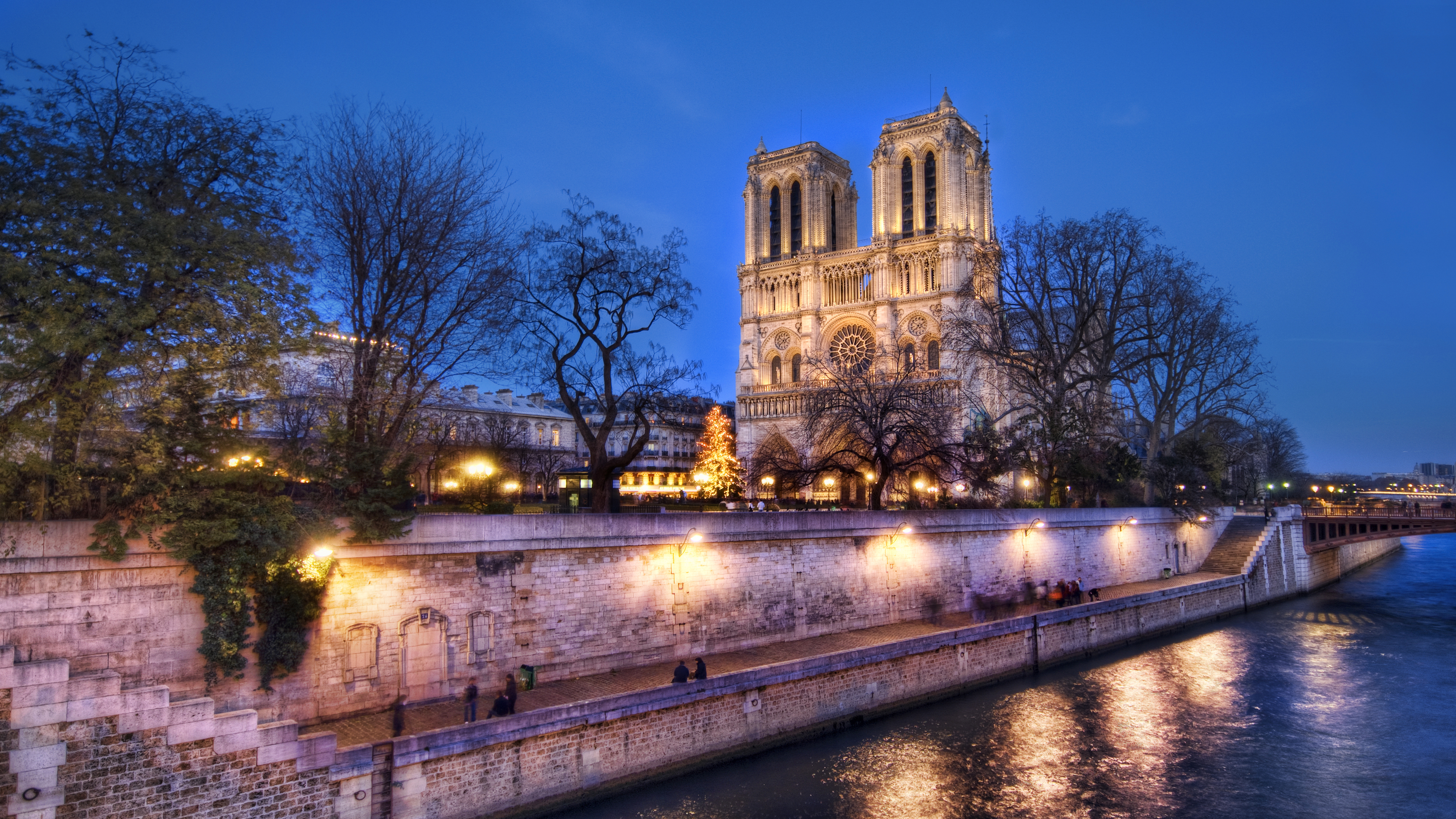 General 3840x2160 Trey Ratcliff photography 4K France building water trees lights city lights sky Notre-Dame Paris