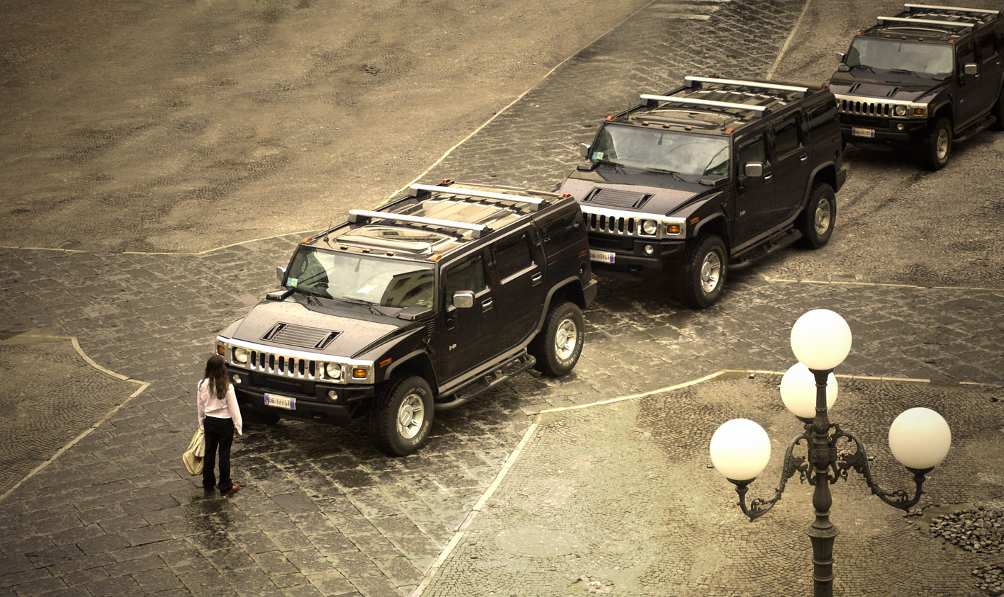 General 1417x843 women car lamp town square photography Italy Silvio Giordano line-up tribute frontal view anniversary black cars Tank Man Hummer