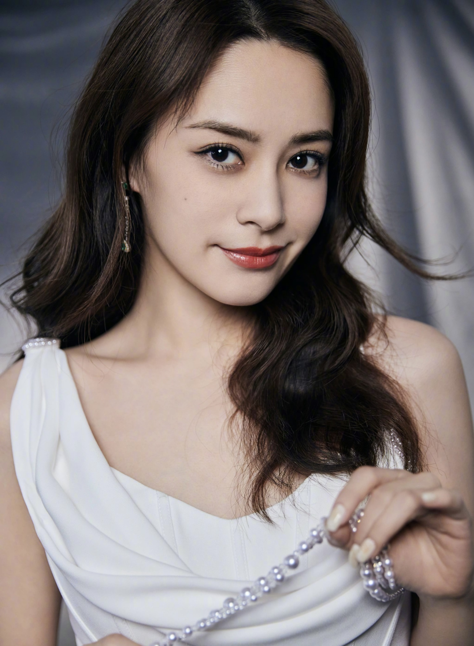 People 1535x2092 Asian women celebrity actress twins Zhuoyan Cai