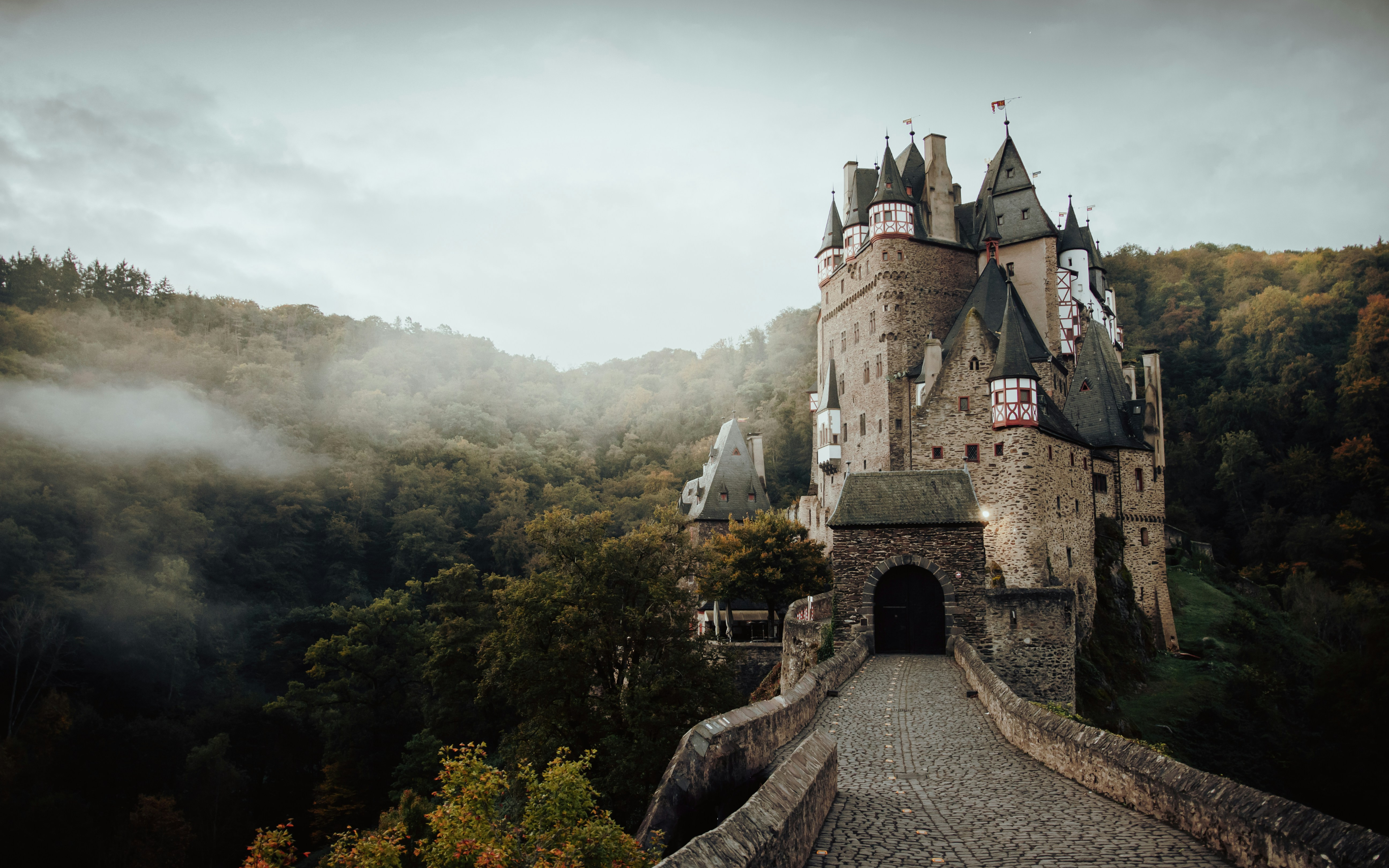 General 3840x2400 landscape architecture trees mist forest castle clouds Eltz Castle Germany Julian Mißling