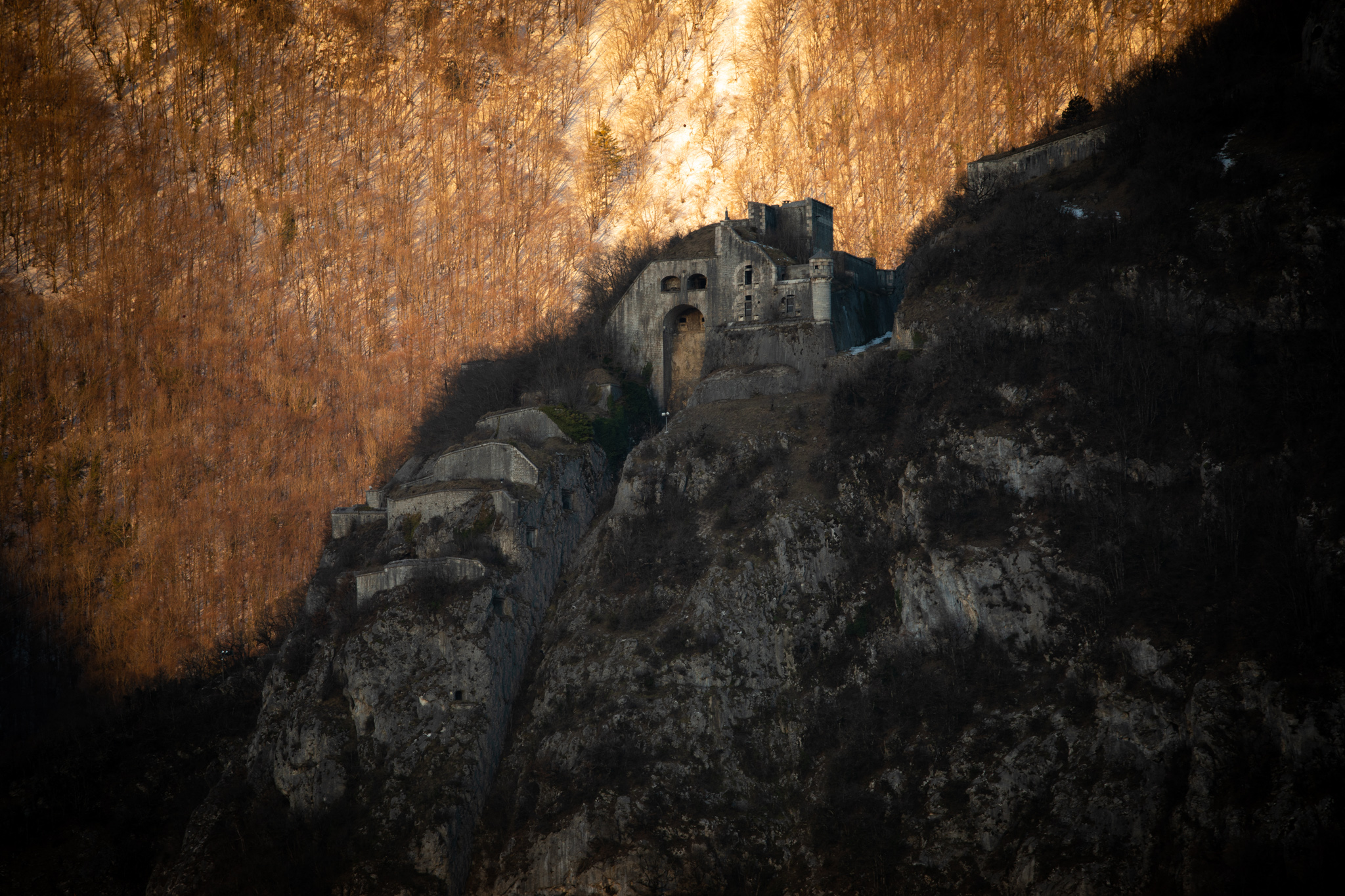 General 2048x1365 photography outdoors winter castle history mountains trees nature cliff France low light