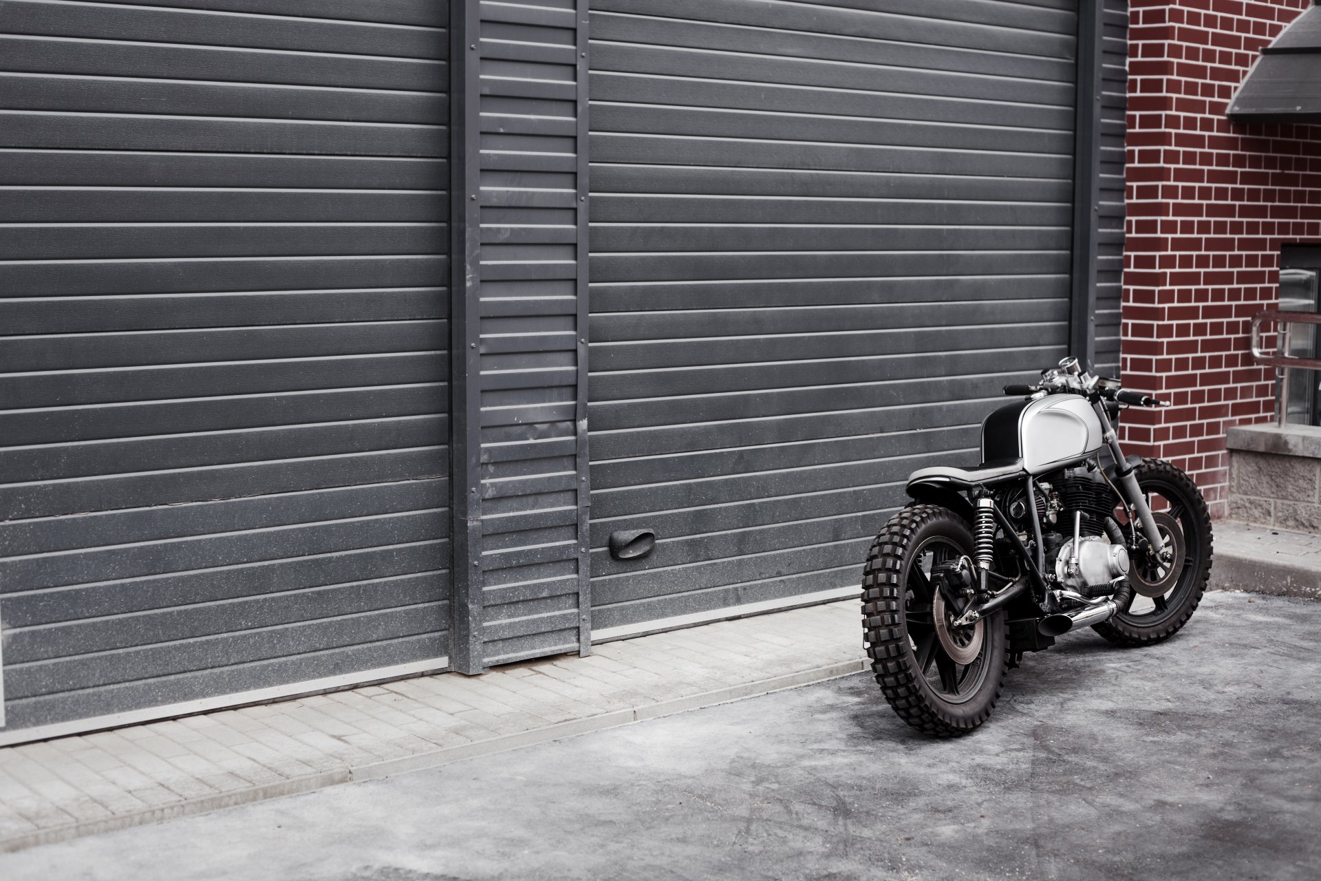 General 1920x1280 motorcycle vintage restoration