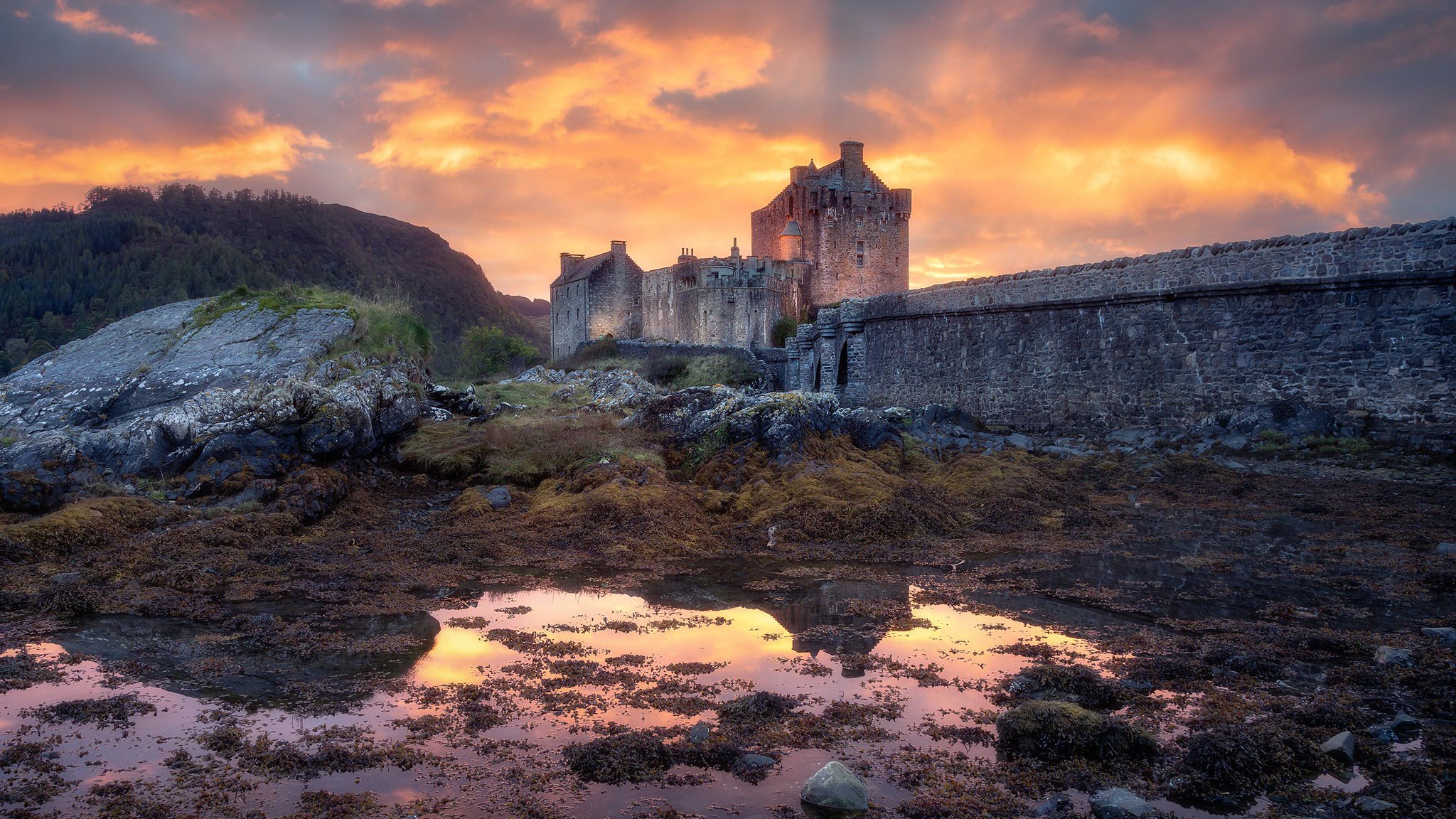 General 2048x1152 Scotland outdoors castle building clouds sunlight Eilean Donan reflection