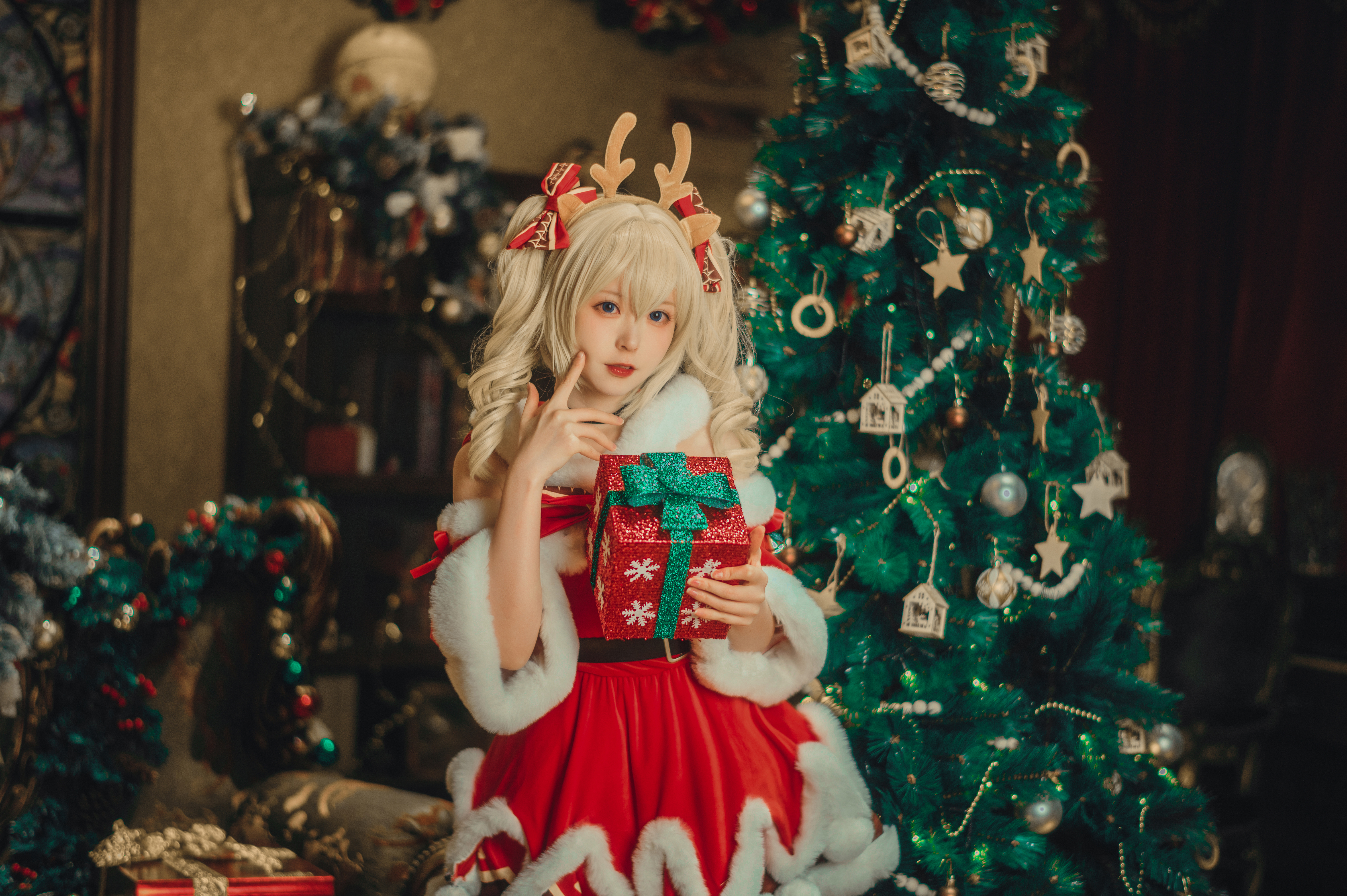People 6048x4024 vertical cosplay Genshin Impact barbara (genshin impact) Christmas Christmas tree xia qiu Chinese Christmas presents Asian women