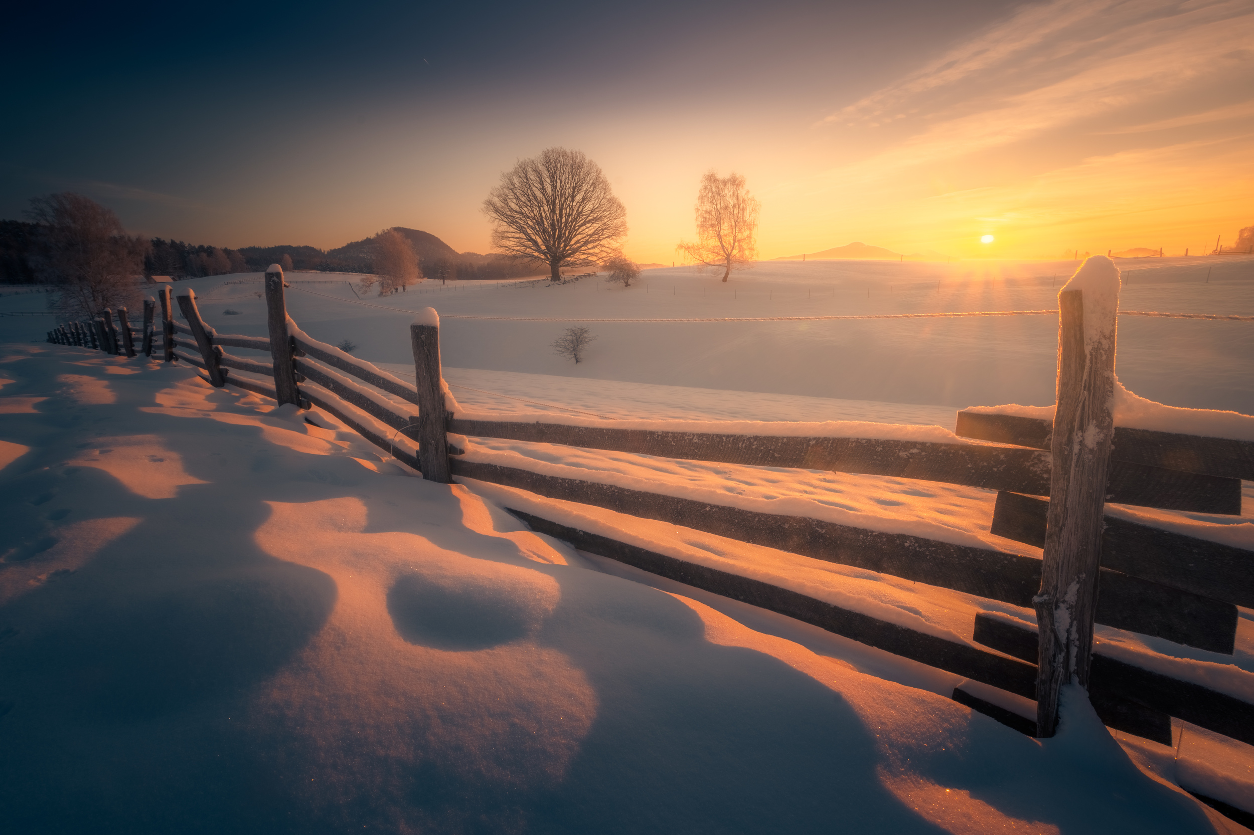 General 2500x1666 fence photography nature winter snow snow covered sunset Sun landscape outdoors cold field Luboš Prchal trees sunset glow low light