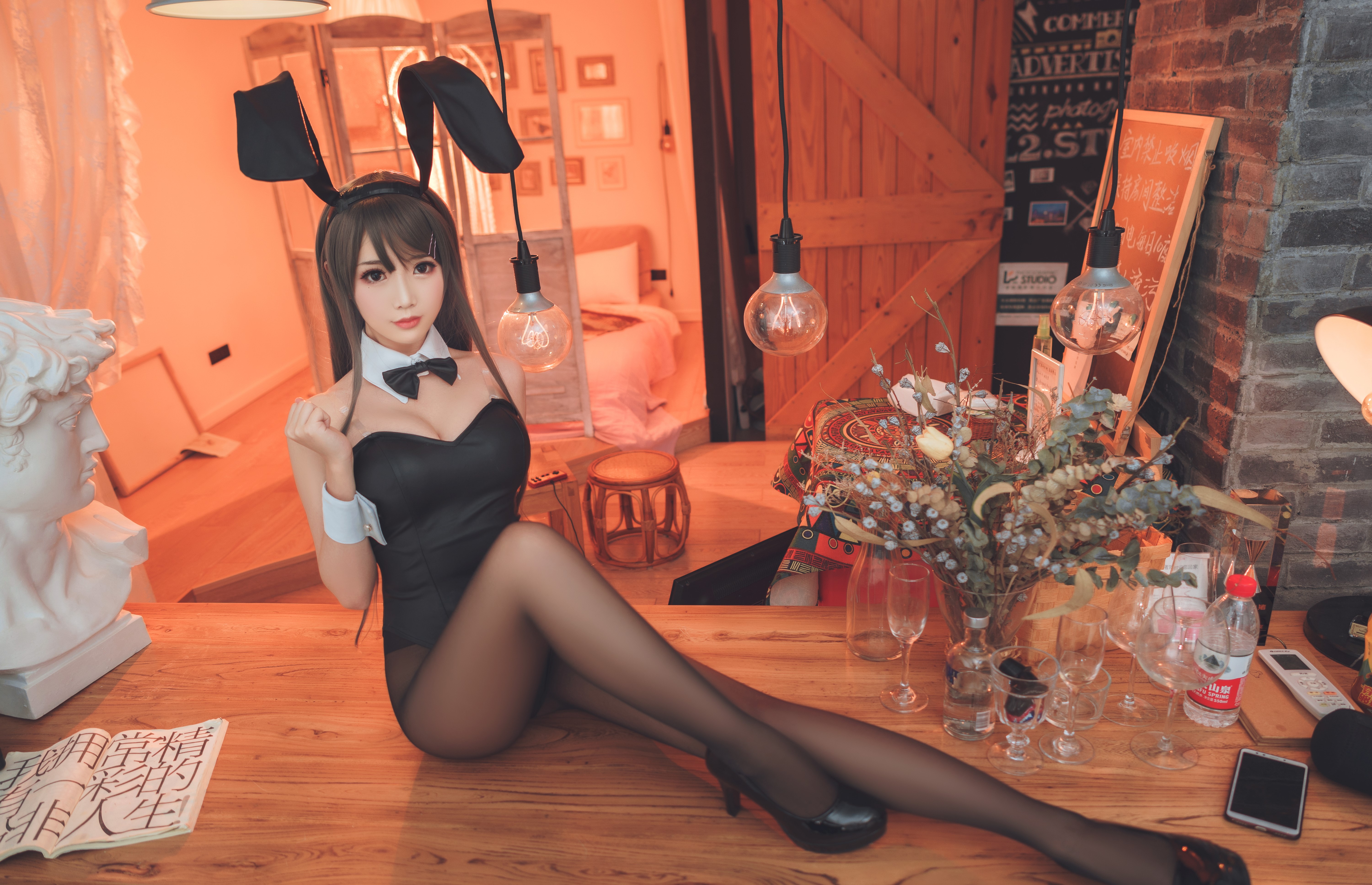 Hot bunny. Май Сакурадзима Cosplay. Май сукираджима косплей. Косплей май Сакураджима. МАИ Сакурадзима Cosplay.