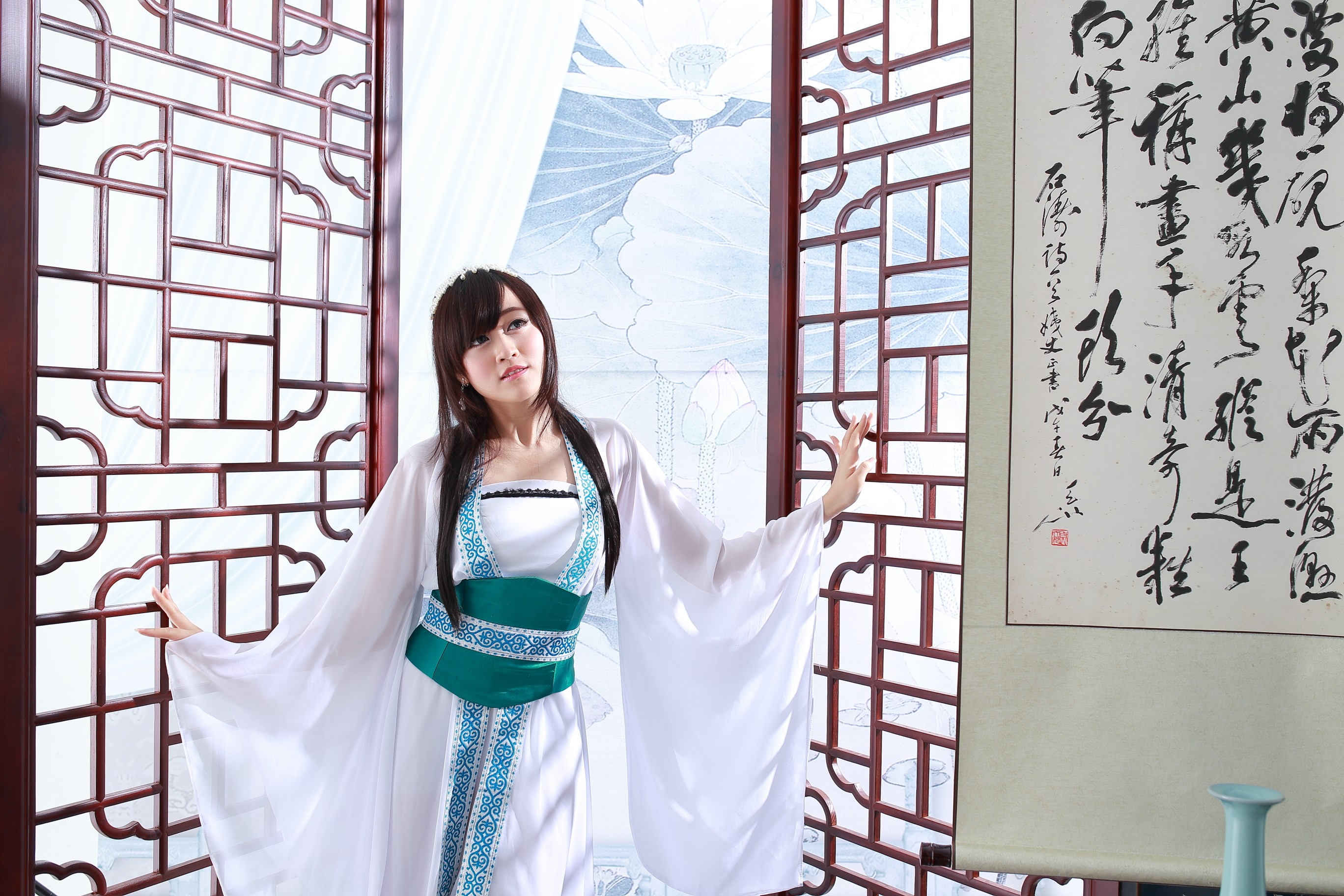 People 2736x1824 hanfu Chinese dress women Asian brunette traditional clothing model looking up Chinese women Chinese model women indoors