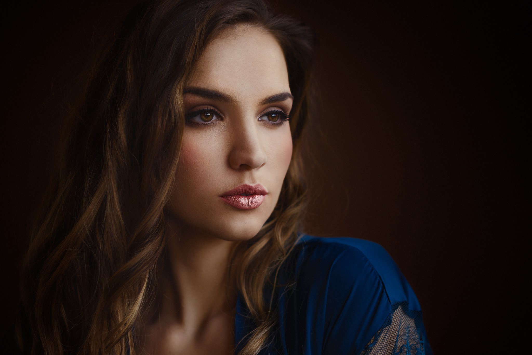 People 2048x1367 women face portrait looking away simple background brown eyes blue clothing long hair Michel Keppens Laura Palmans