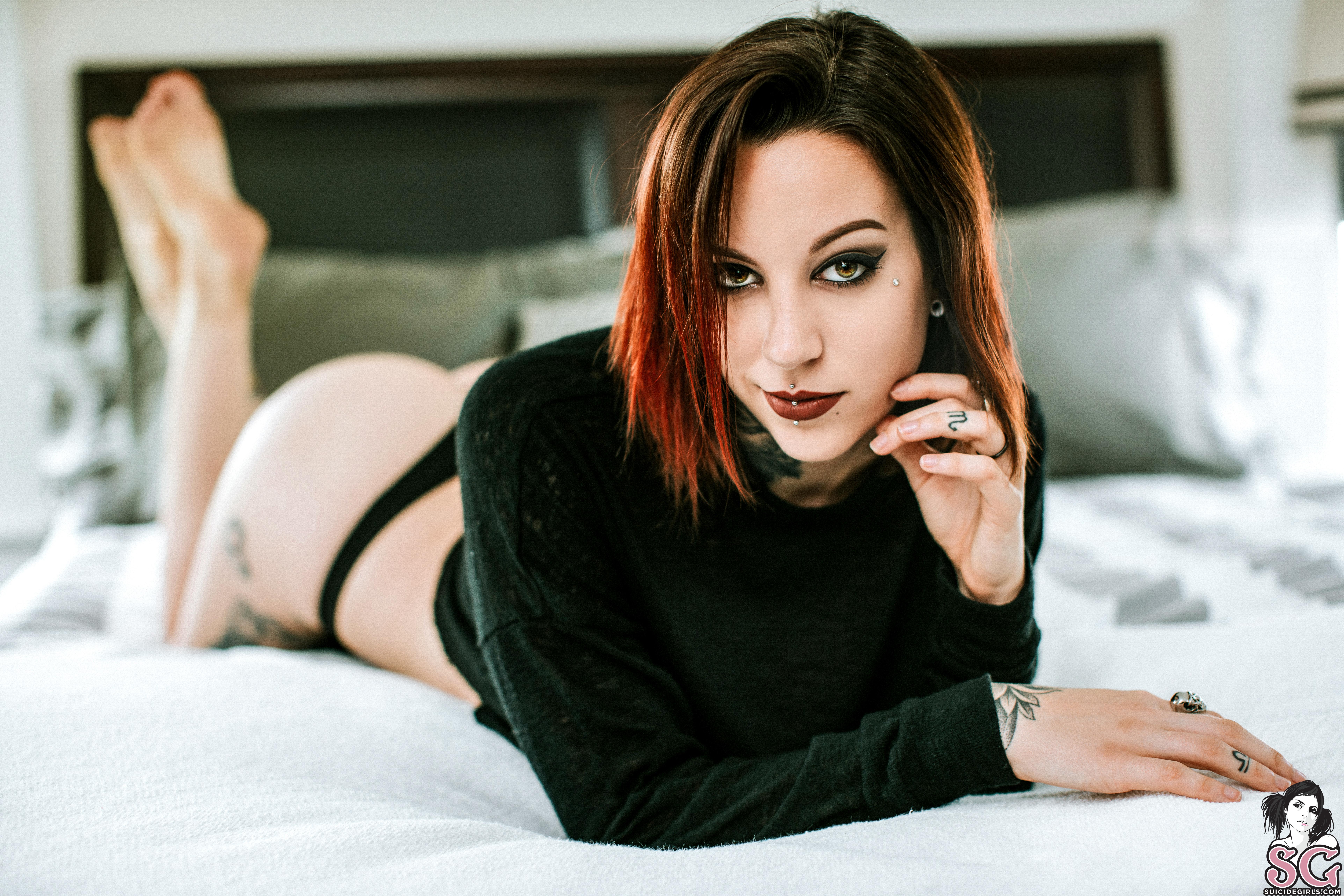 People 7696x5133 Suicide Girls tattoo women Gothic Valora Suicide makeup barefoot feet in the air