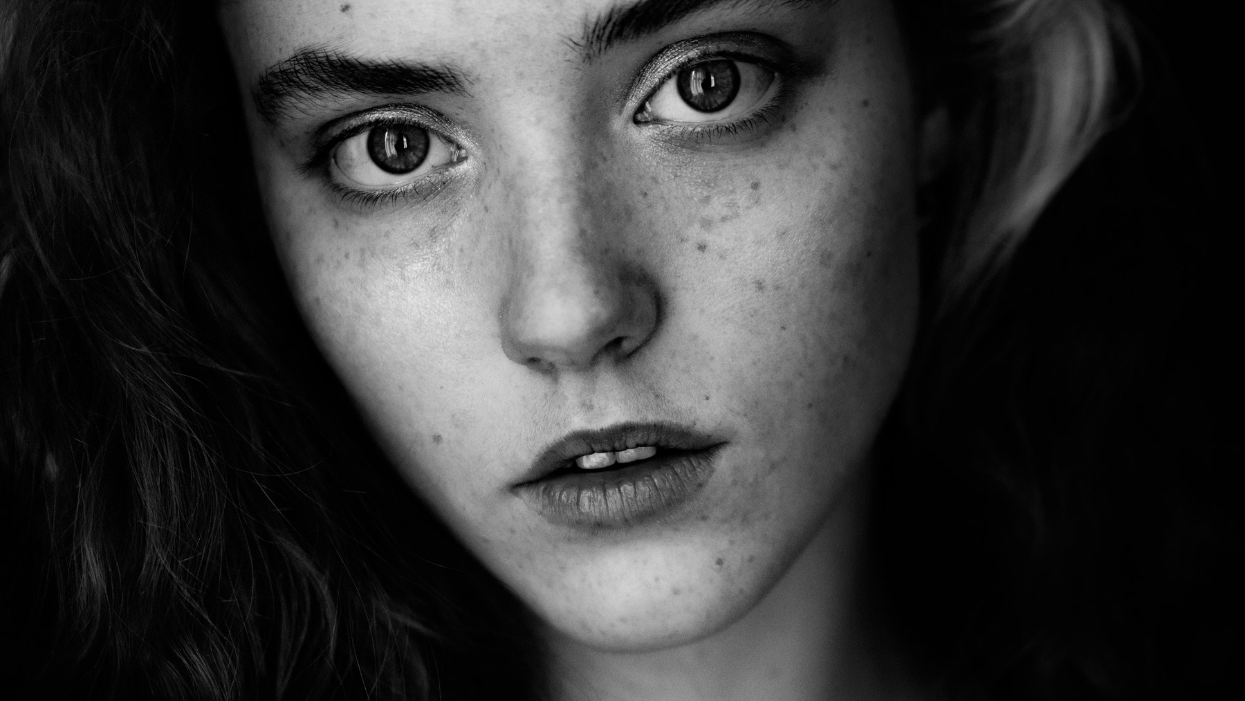 People 1800x1013 monochrome women model face portrait Aleksey Trifonov