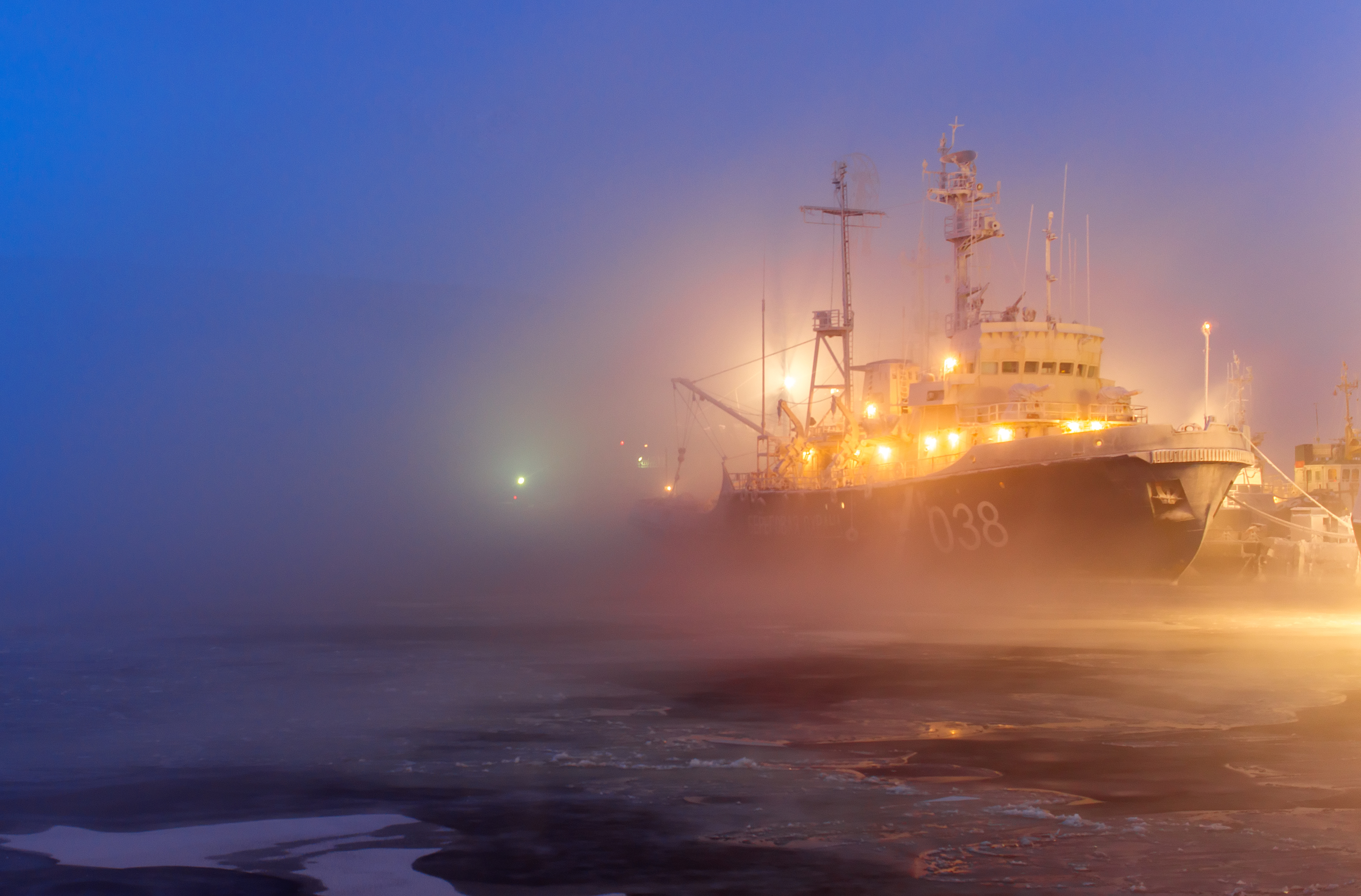 General 4192x2760 mist ship sea ice