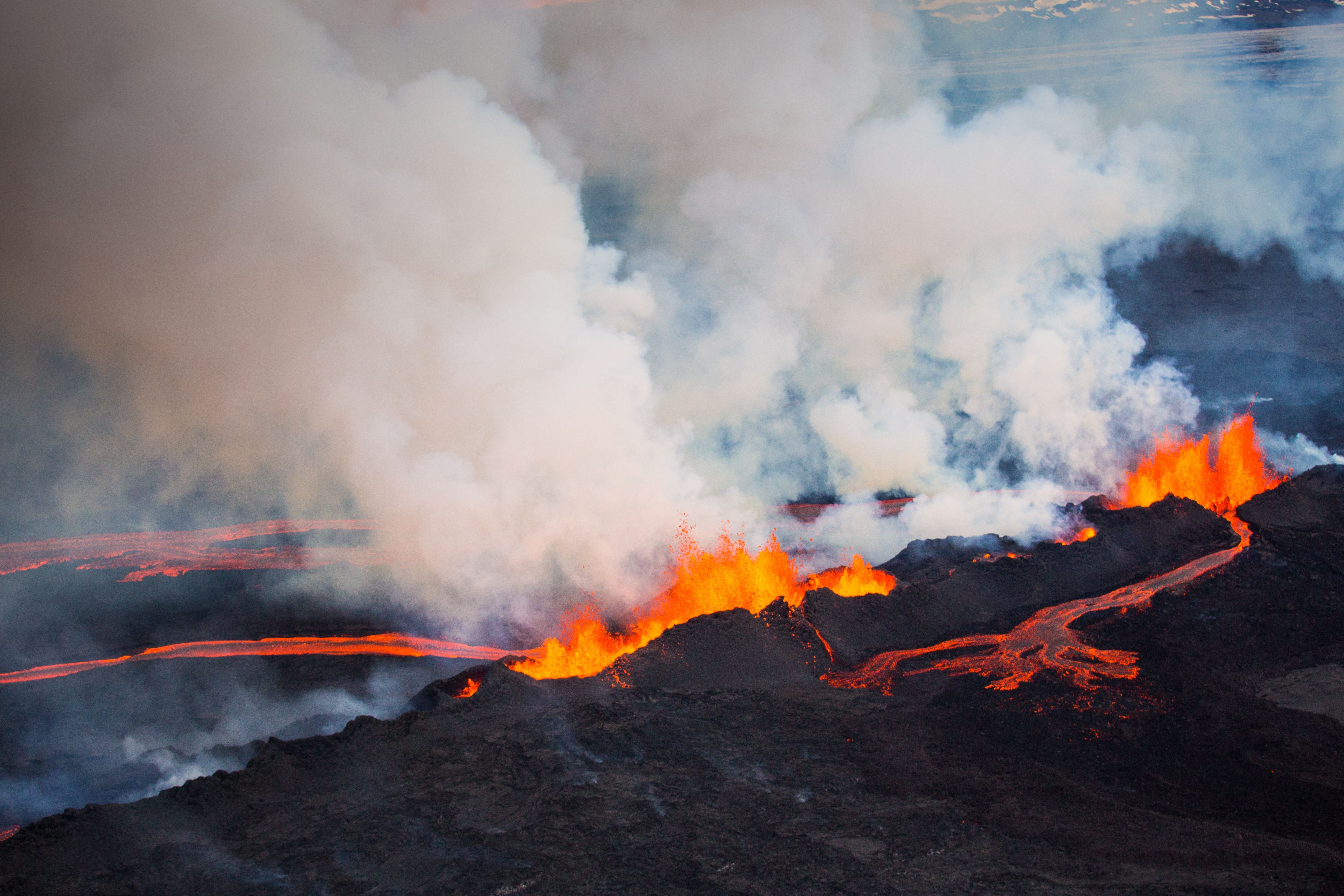 General 5760x3840 volcano eruption nature landscape lava