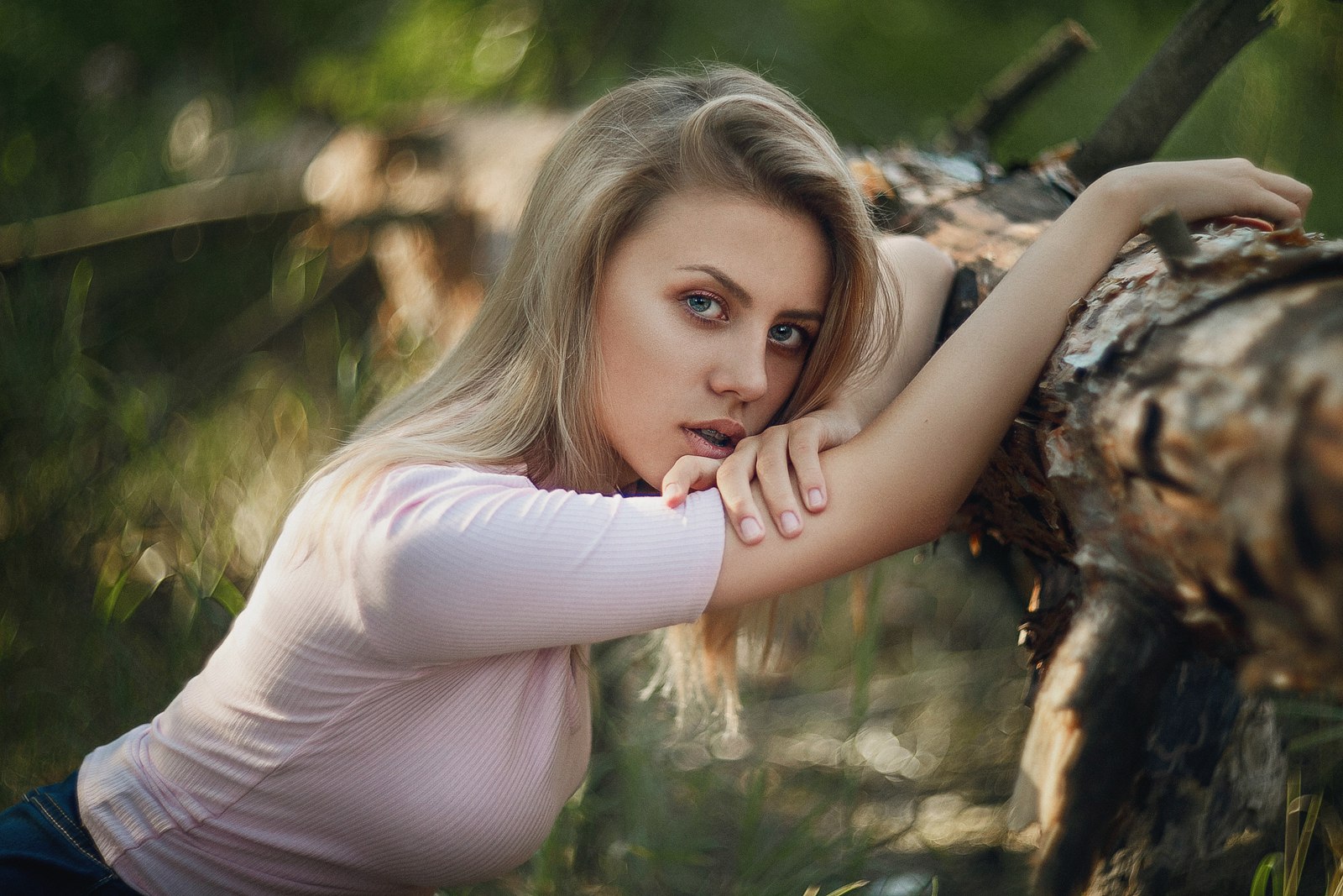 People 1600x1067 women blonde face women outdoors bokeh braces portrait Maxim Makarov