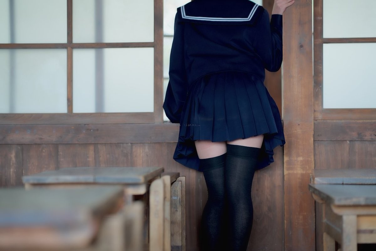 People 1200x802 Japanese women sailor uniform thigh-highs zettai ryouiki classroom women fetish Asian