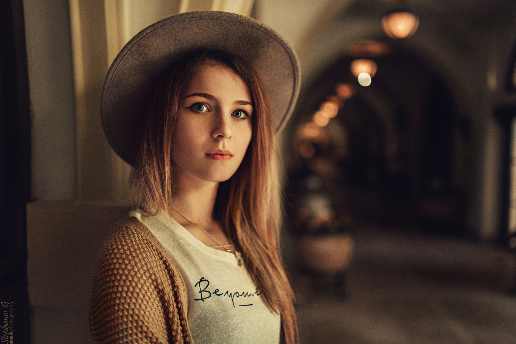 People 2048x1367 women hat brunette blue eyes grey shirt cardigan looking at viewer Stephanos Georgiou sweater women with hats open sweater brown sweater Caucasian