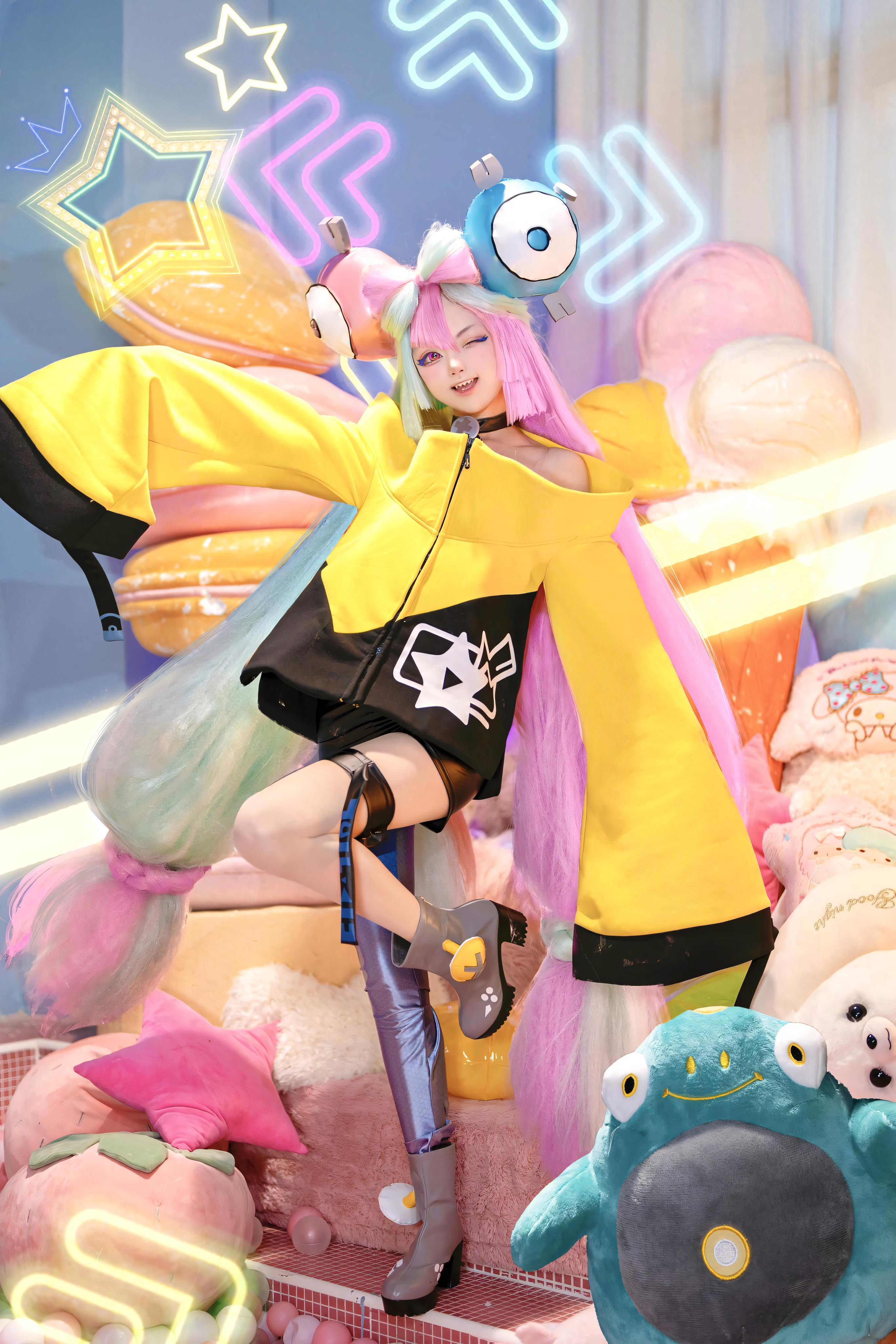 People 2732x4096 Seeuxiaorou cosplay photoshopped yellow jacket smiling oversized outfit Pokémon plush toy Asian