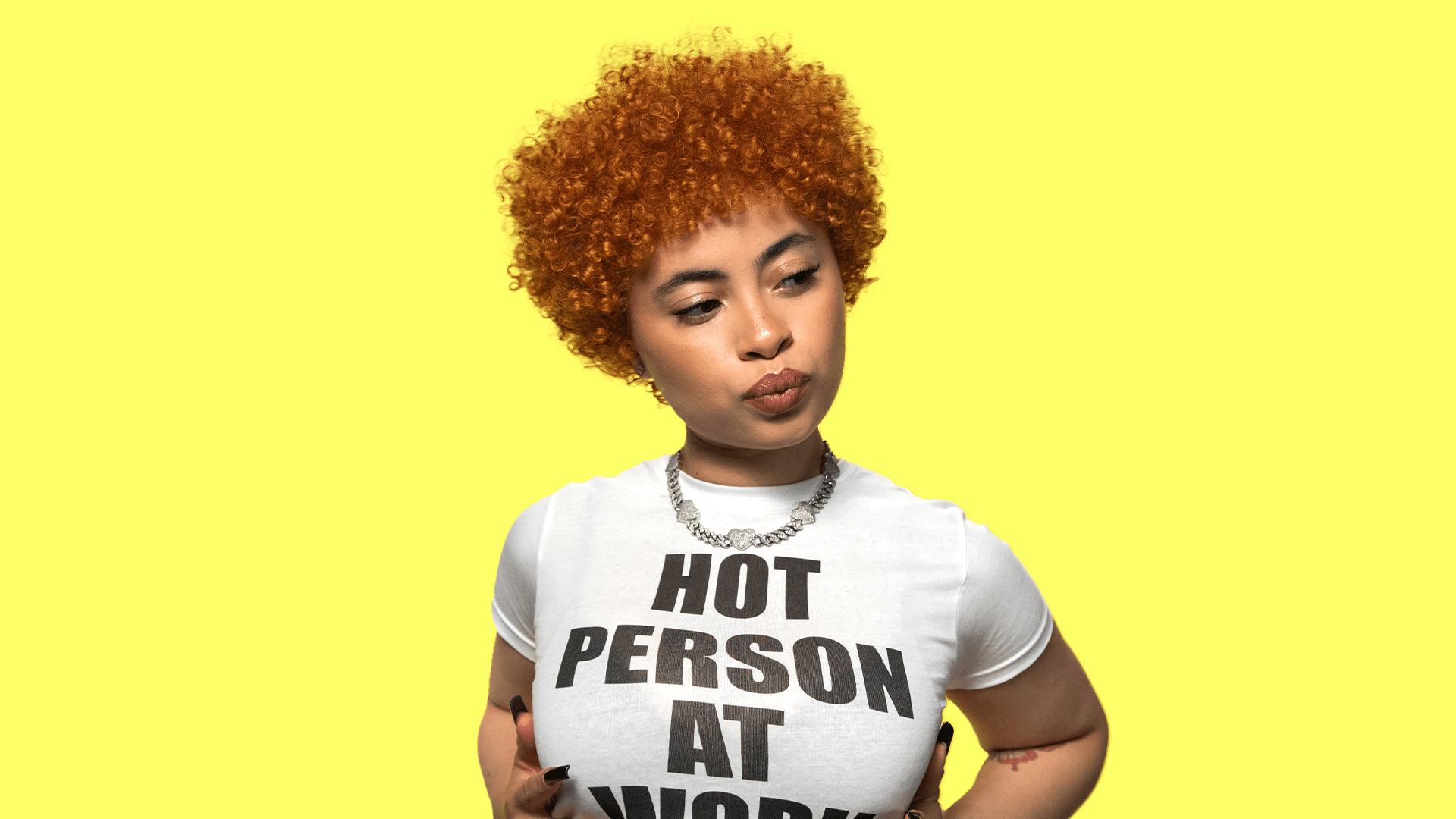 People 1920x1080 Ice Spice Rapper hip hop simple background redhead T-shirt ebony women curly hair Pursed Lips necklace white t-shirt text yellow background women studio