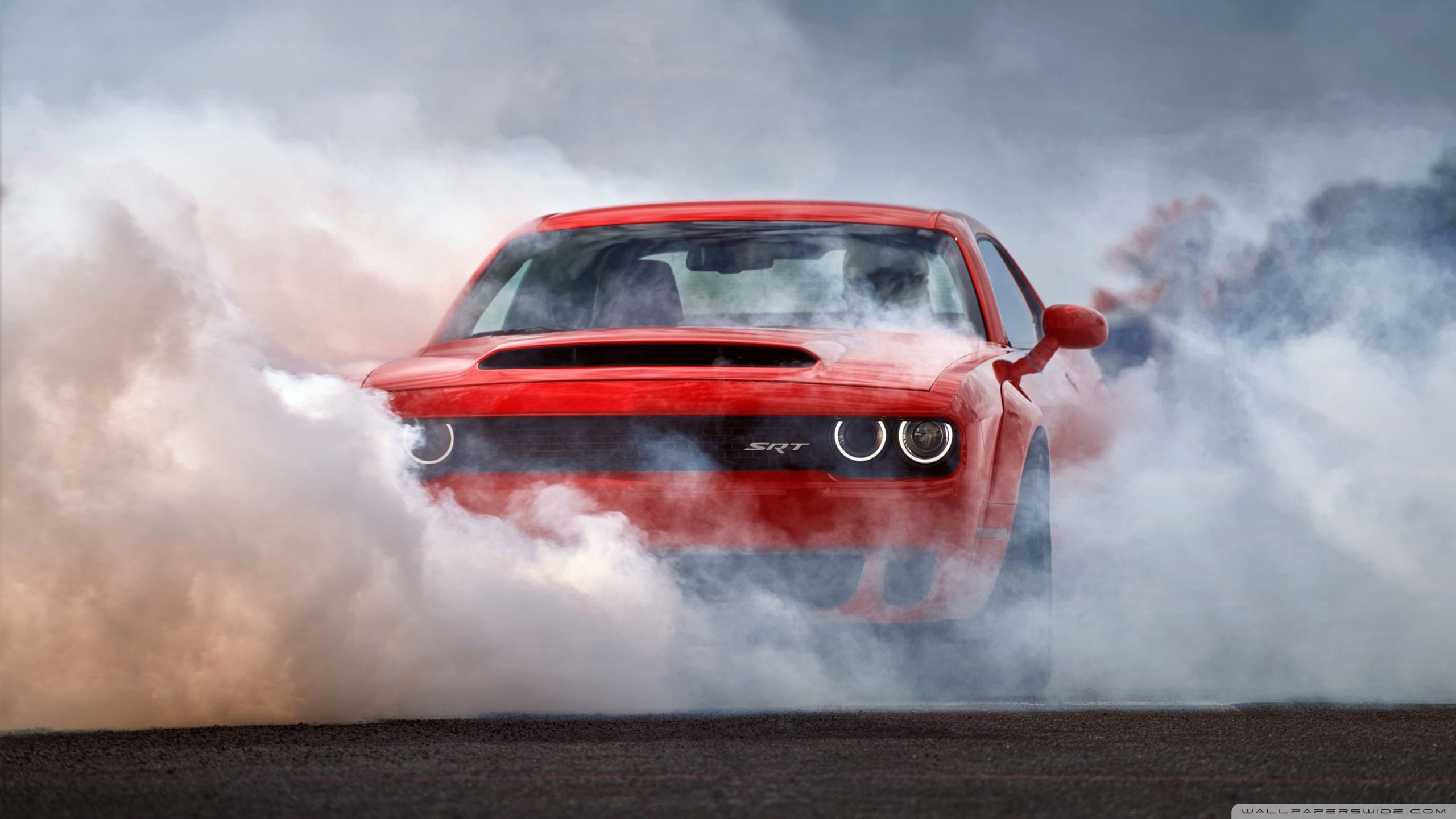 General 2560x1440 car dust smoke Dodge Challenger burnout muscle cars red cars Dodge vehicle people American cars Stellantis