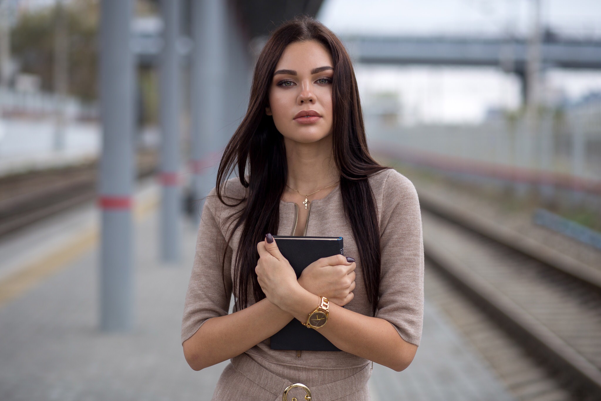 People 2048x1365 women painted nails books railway depth of field long hair necklace portrait watch